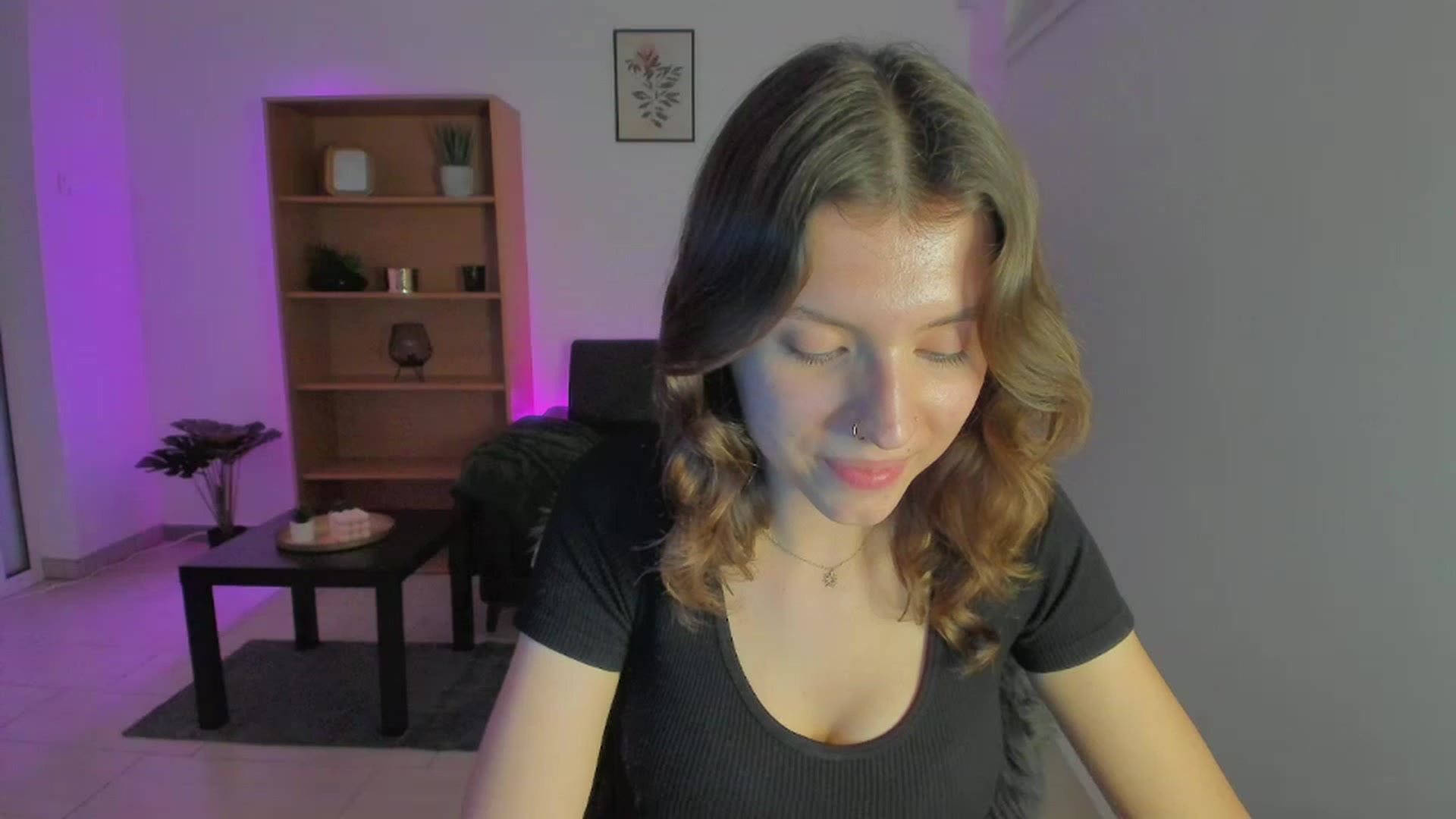 Gallery image thumbnail from SaraJaay18's myfreecams stream on, 01/10/2023, 18:05 image 20 of 20
