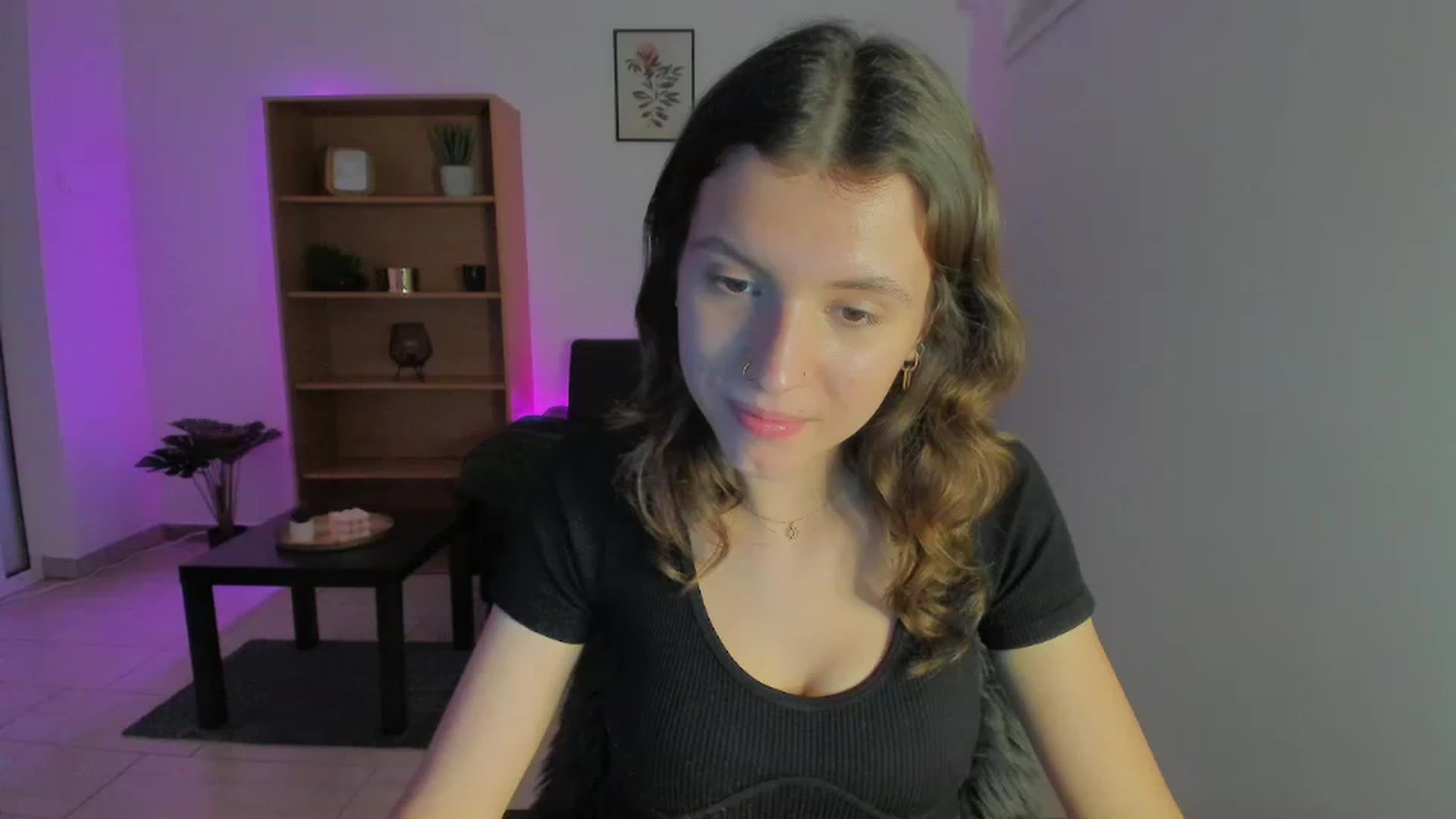 Gallery image thumbnail from SaraJaay18's myfreecams stream on, 01/10/2023, 18:05 image 4 of 20