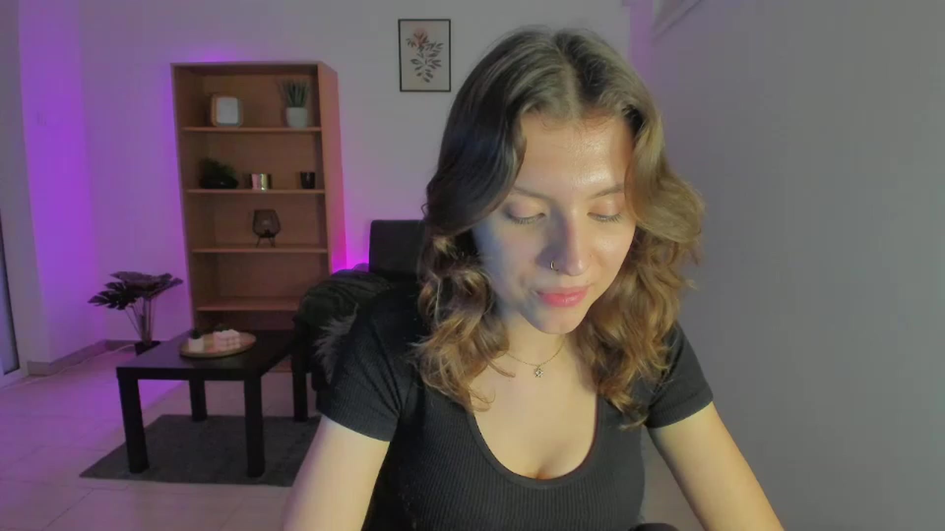 Gallery image thumbnail from SaraJaay18's myfreecams stream on, 01/10/2023, 18:05 image 11 of 20