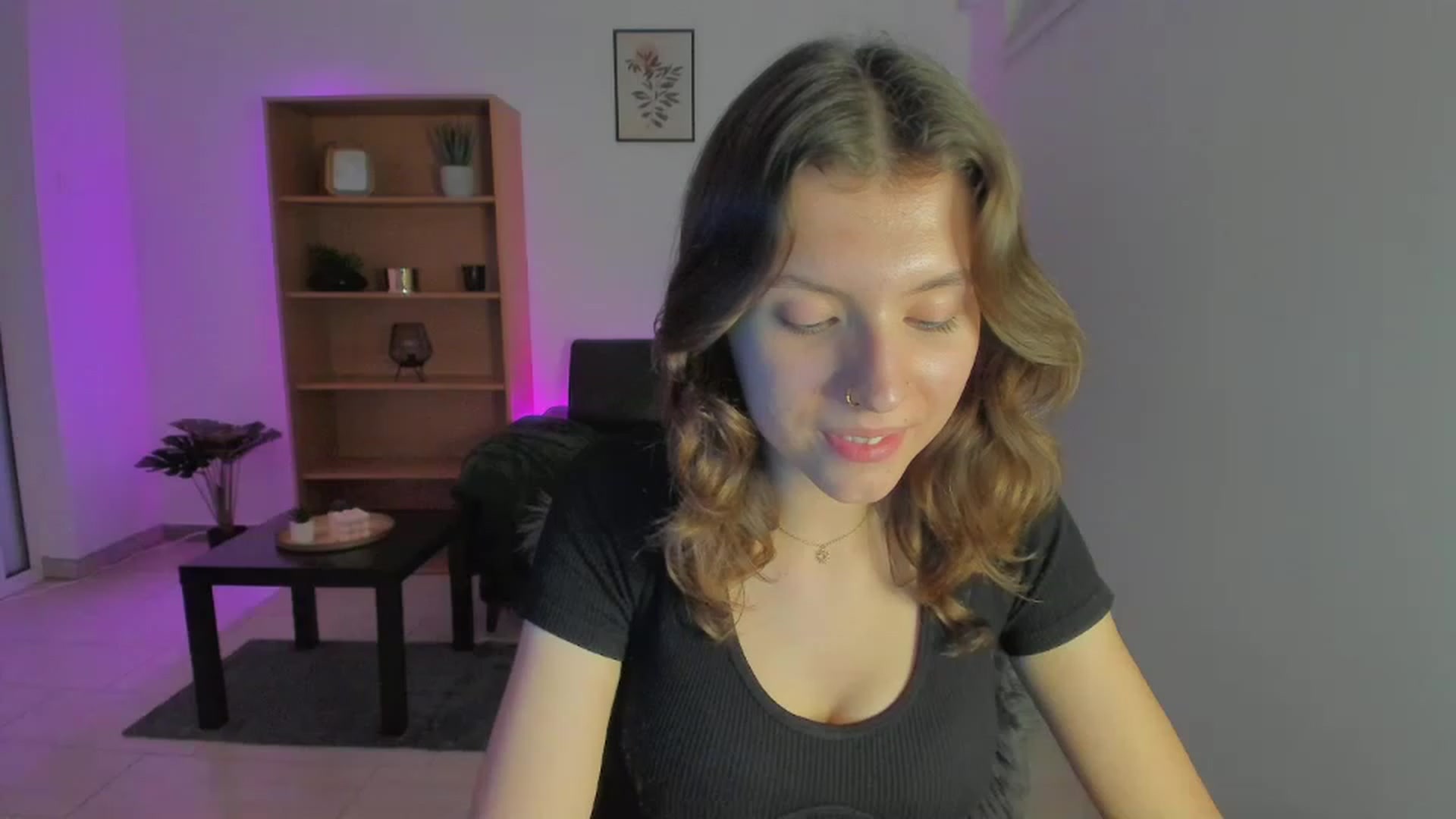 Gallery image thumbnail from SaraJaay18's myfreecams stream on, 01/10/2023, 18:05 image 15 of 20