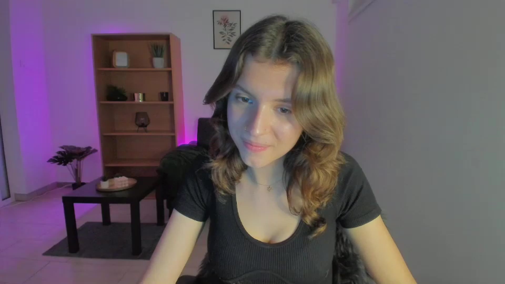 Gallery image thumbnail from SaraJaay18's myfreecams stream on, 01/10/2023, 18:05 image 19 of 20
