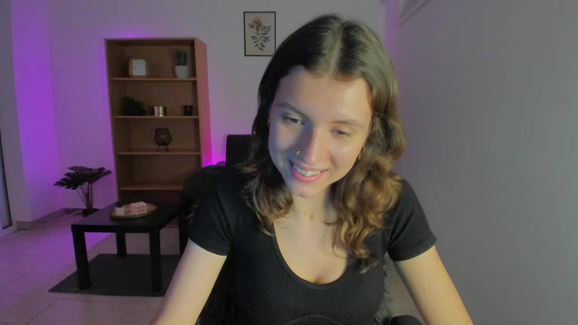 Gallery image thumbnail from SaraJaay18's myfreecams stream on, 01/10/2023, 18:05 image 2 of 20