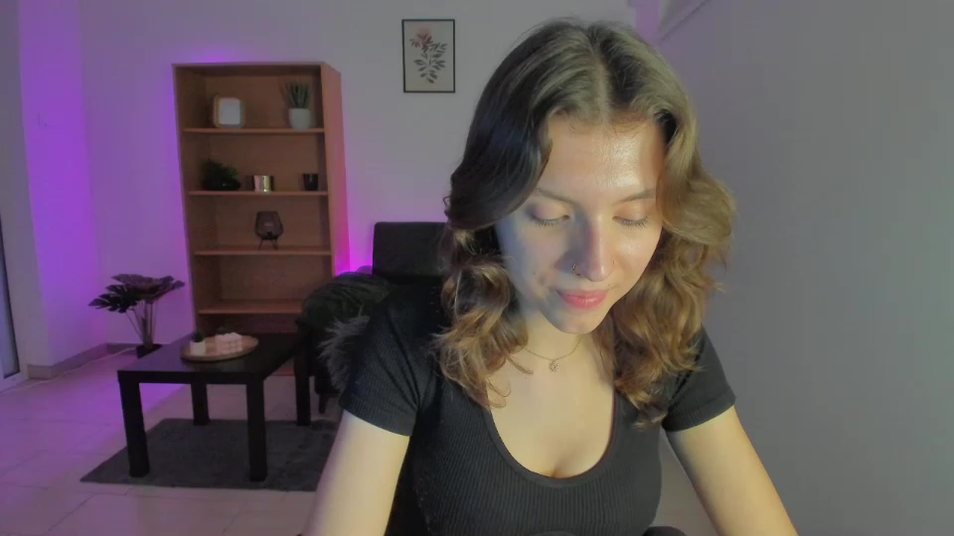 Gallery image thumbnail from SaraJaay18's myfreecams stream on, 01/10/2023, 18:05 image 9 of 20