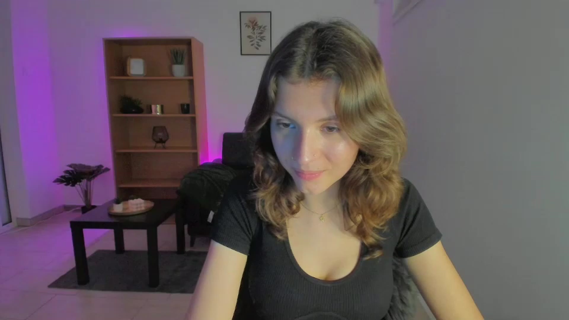 Gallery image thumbnail from SaraJaay18's myfreecams stream on, 01/10/2023, 18:05 image 16 of 20
