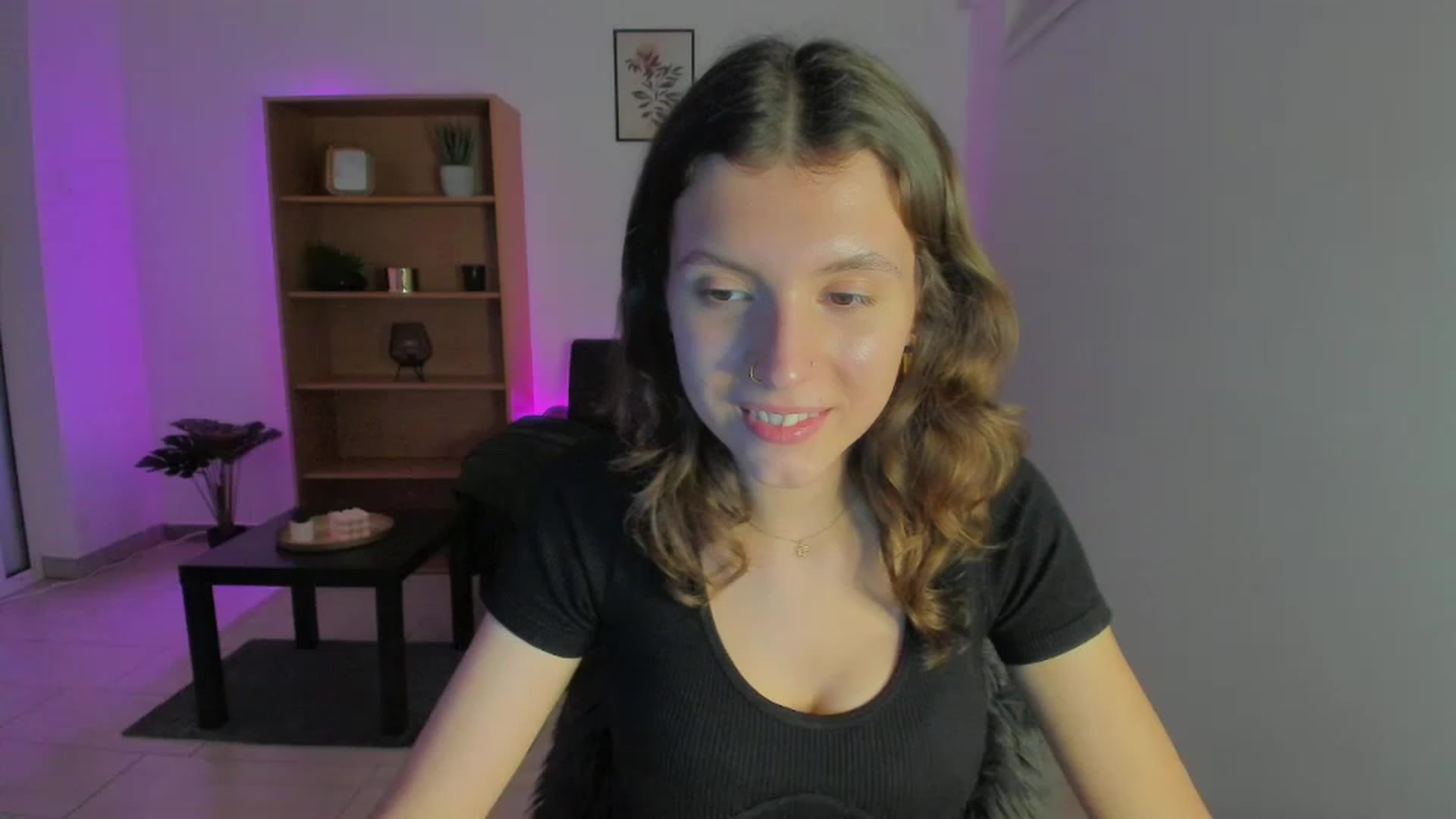 Gallery image thumbnail from SaraJaay18's myfreecams stream on, 01/10/2023, 18:05 image 5 of 20