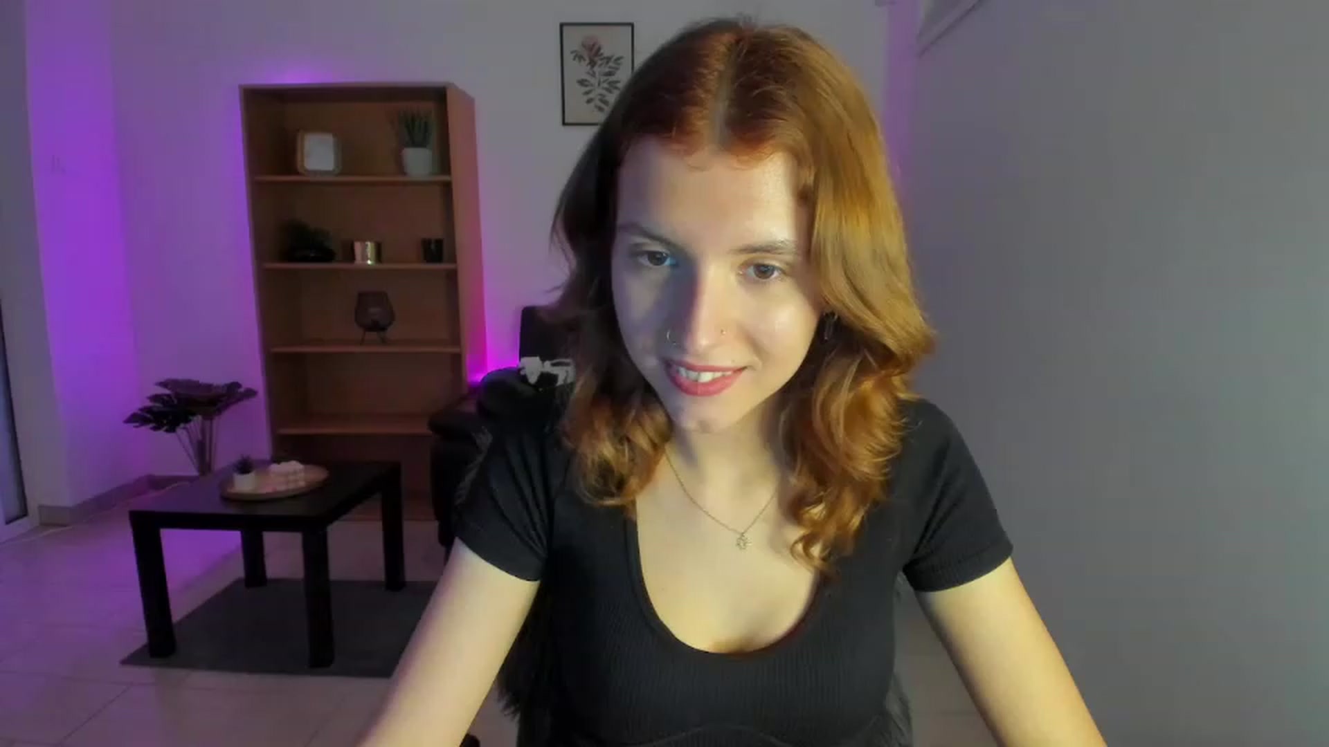 Gallery image thumbnail from SaraJaay18's myfreecams stream on, 01/17/2023, 15:15 image 18 of 20