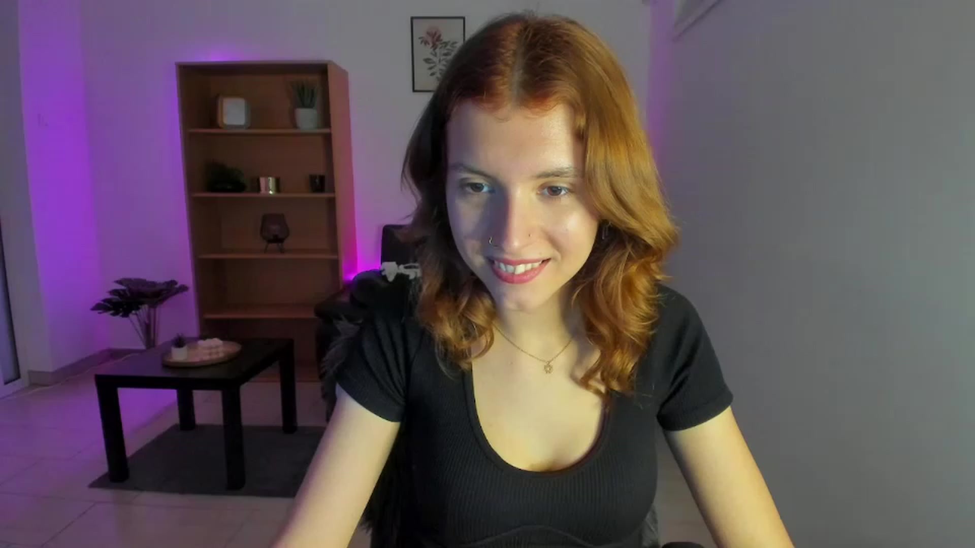 Gallery image thumbnail from SaraJaay18's myfreecams stream on, 01/17/2023, 15:15 image 19 of 20