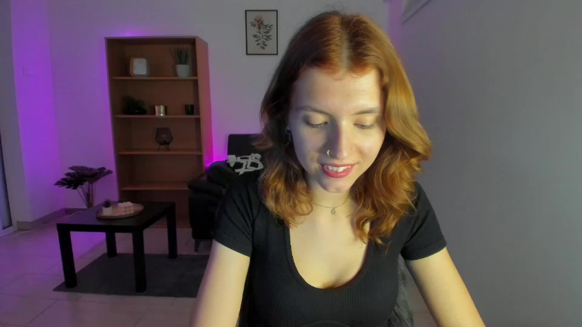 Gallery image thumbnail from SaraJaay18's myfreecams stream on, 01/17/2023, 15:15 image 13 of 20