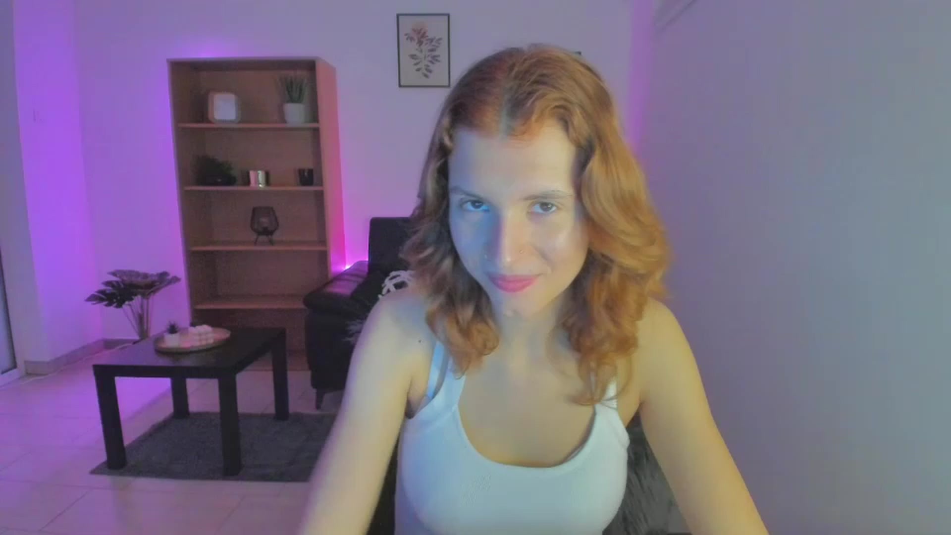Gallery image thumbnail from SaraJaay18's myfreecams stream on, 01/19/2023, 17:37 image 17 of 20