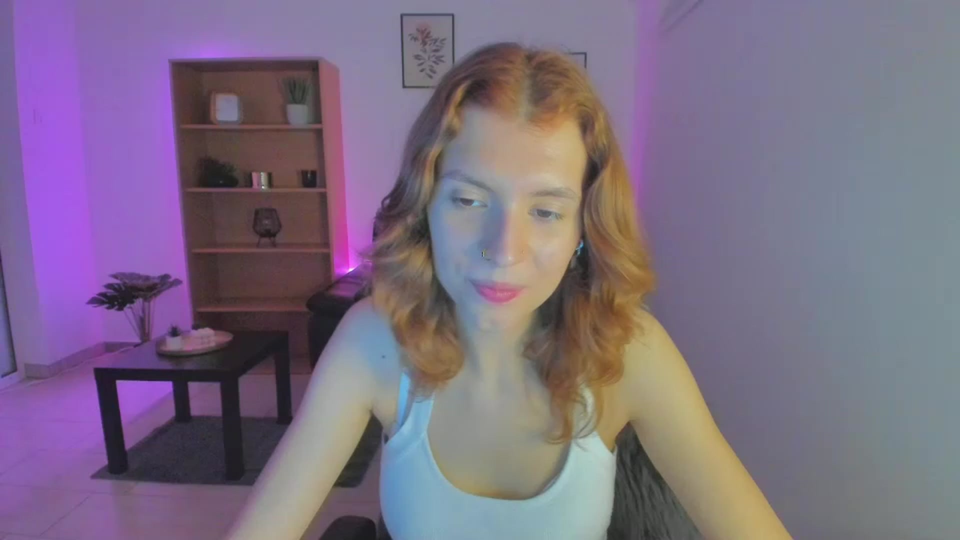 Gallery image thumbnail from SaraJaay18's myfreecams stream on, 01/19/2023, 17:37 image 20 of 20