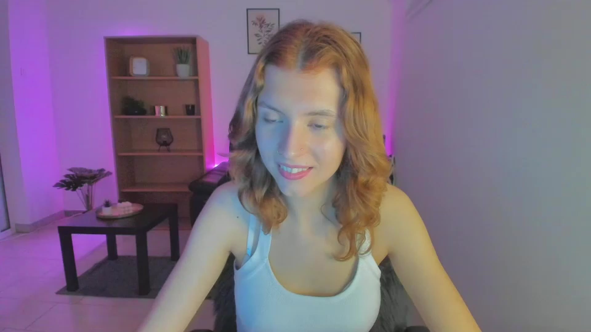 Gallery image thumbnail from SaraJaay18's myfreecams stream on, 01/19/2023, 17:37 image 12 of 20
