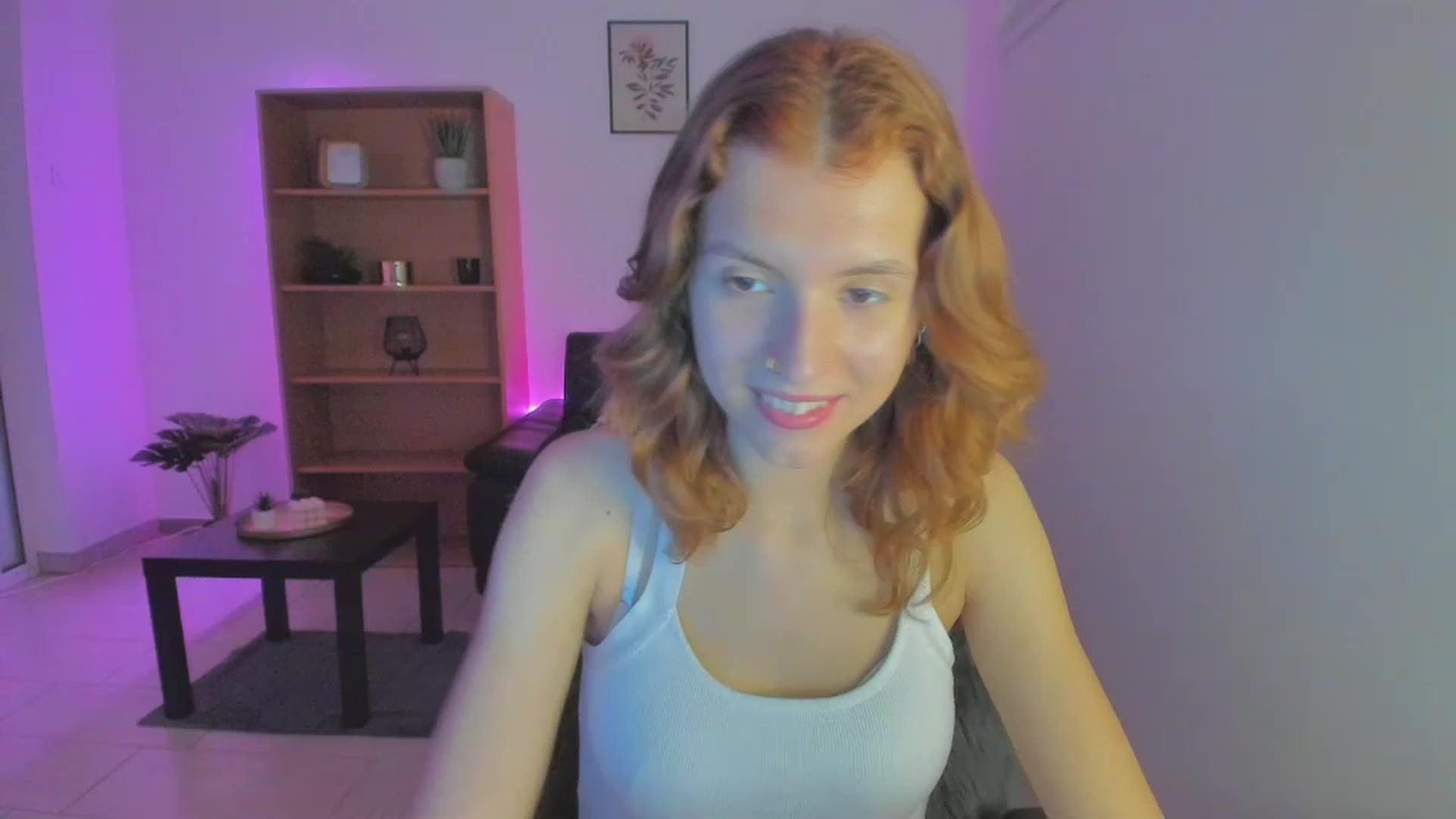 Gallery image thumbnail from SaraJaay18's myfreecams stream on, 01/19/2023, 17:37 image 14 of 20