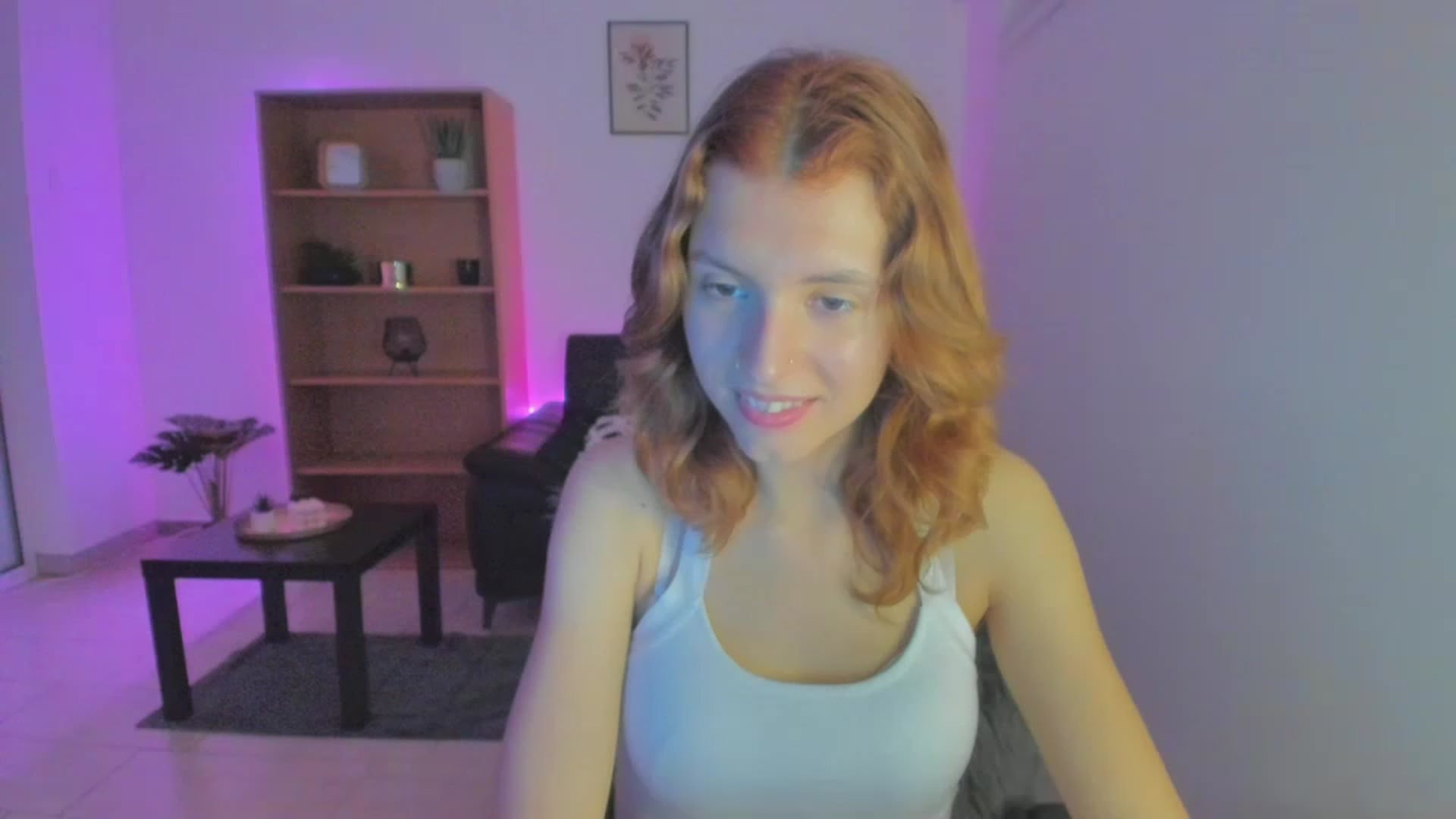 Gallery image thumbnail from SaraJaay18's myfreecams stream on, 01/19/2023, 17:37 image 7 of 20