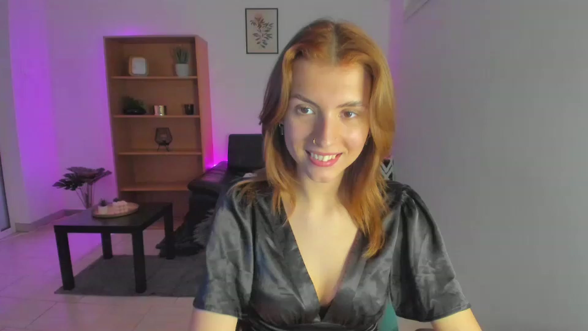 Gallery image thumbnail from SaraJaay18's myfreecams stream on, 01/29/2023, 13:14 image 7 of 20