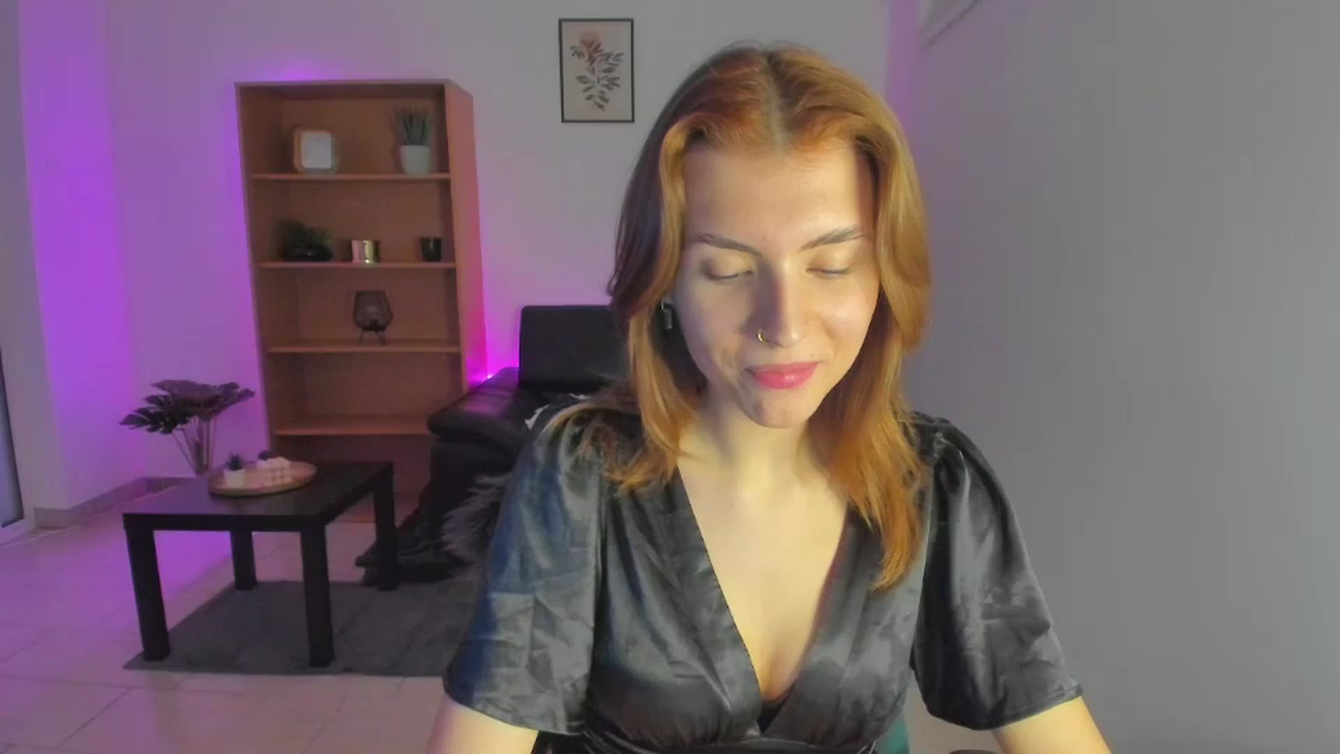 Gallery image thumbnail from SaraJaay18's myfreecams stream on, 01/29/2023, 13:14 image 6 of 20