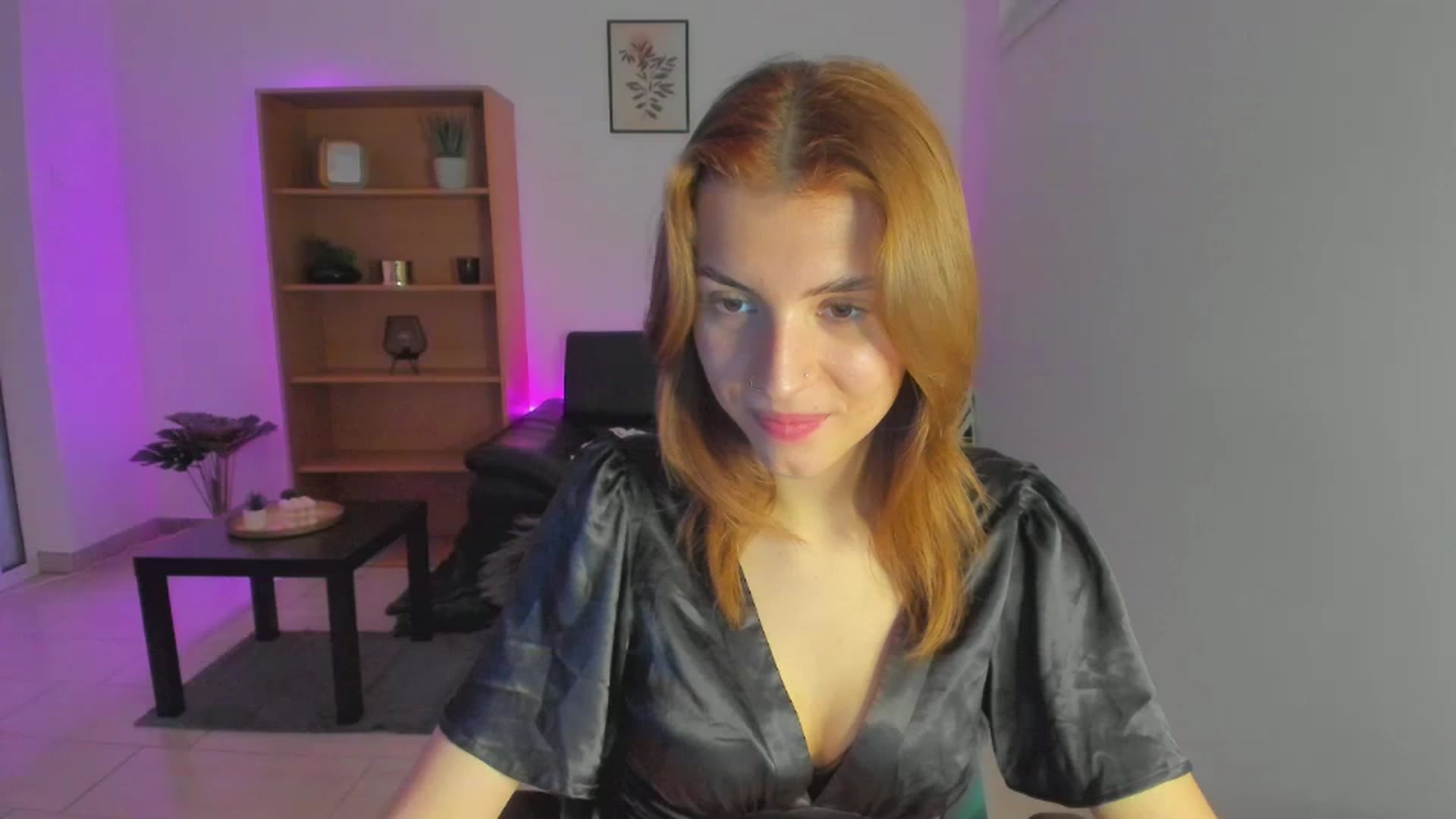 Gallery image thumbnail from SaraJaay18's myfreecams stream on, 01/29/2023, 13:14 image 18 of 20