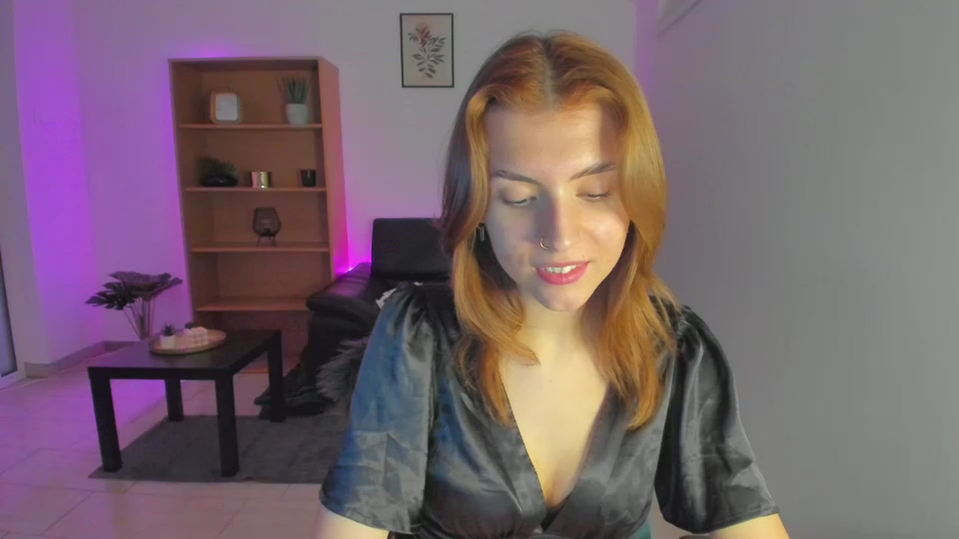 Gallery image thumbnail from SaraJaay18's myfreecams stream on, 01/29/2023, 13:14 image 14 of 20