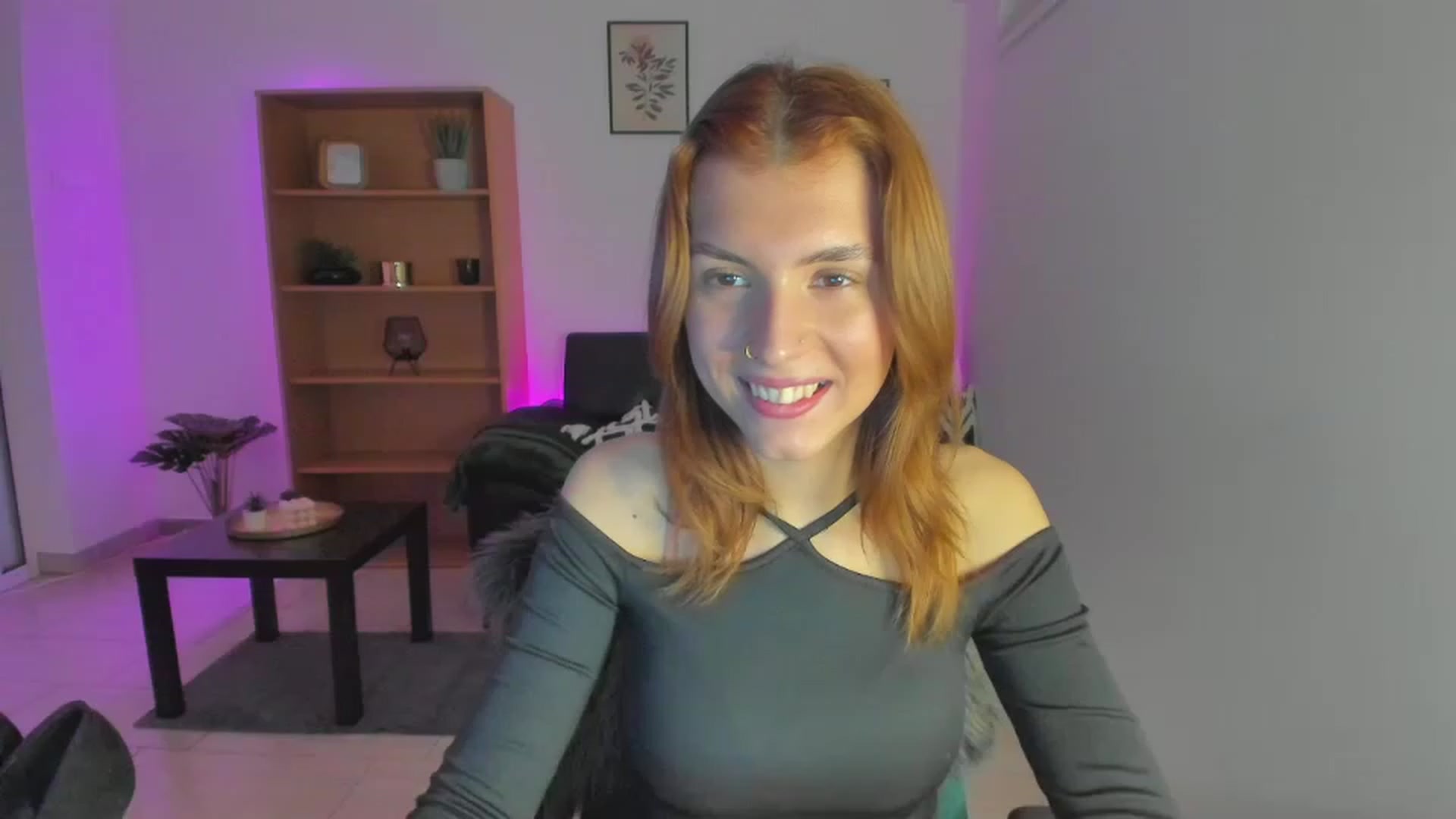 Gallery image thumbnail from SaraJaay18's myfreecams stream on, 01/30/2023, 16:09 image 5 of 20