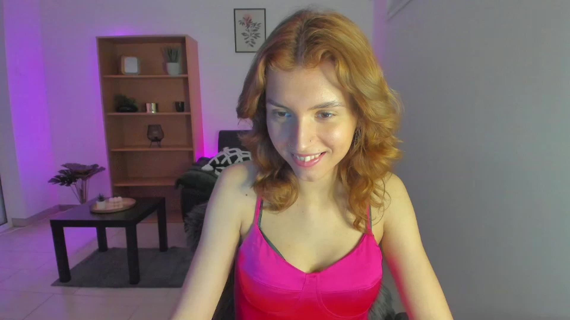 Gallery image thumbnail from SaraJaay18's myfreecams stream on, 02/06/2023, 16:16 image 14 of 20