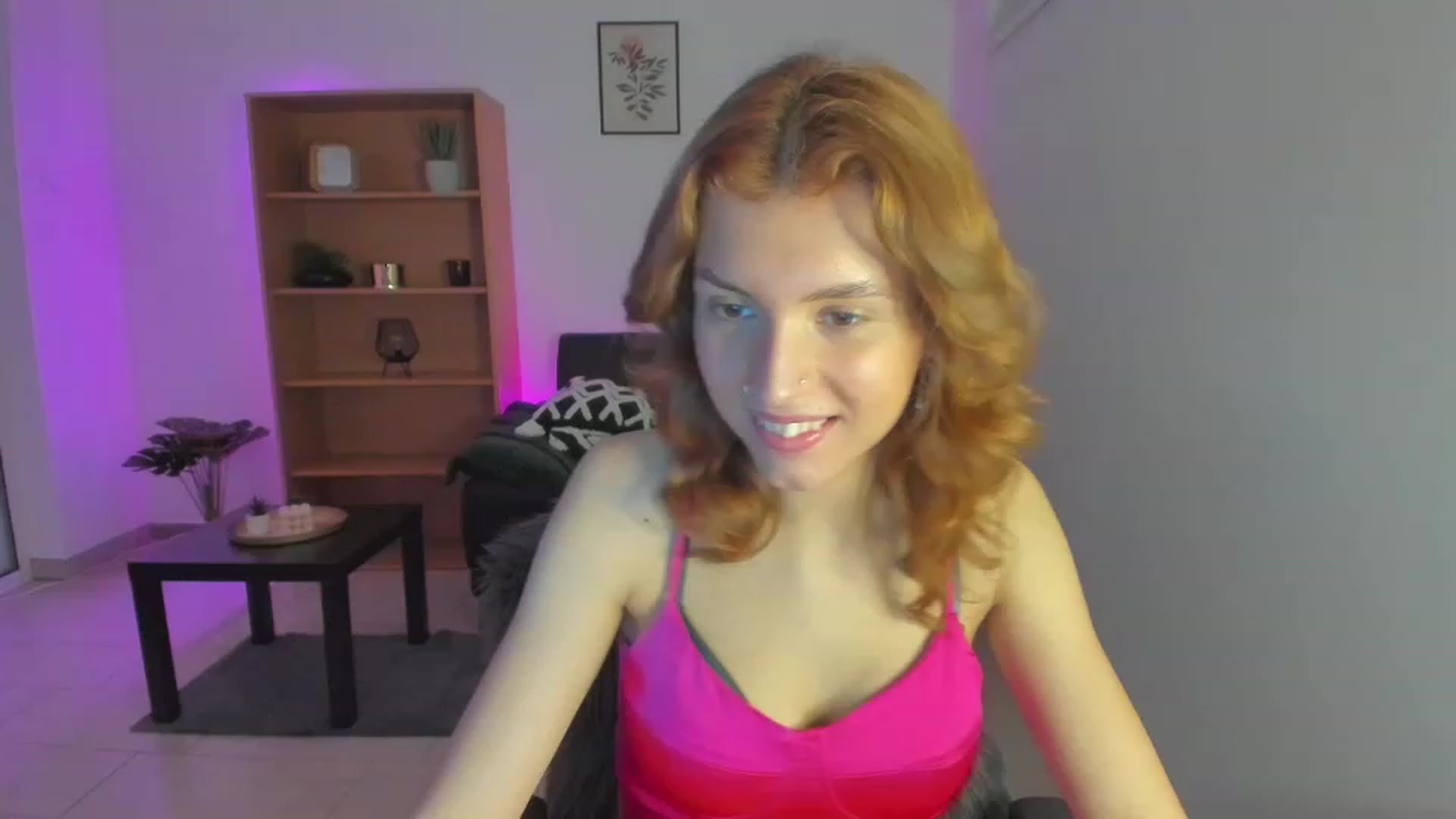 Gallery image thumbnail from SaraJaay18's myfreecams stream on, 02/06/2023, 16:16 image 15 of 20