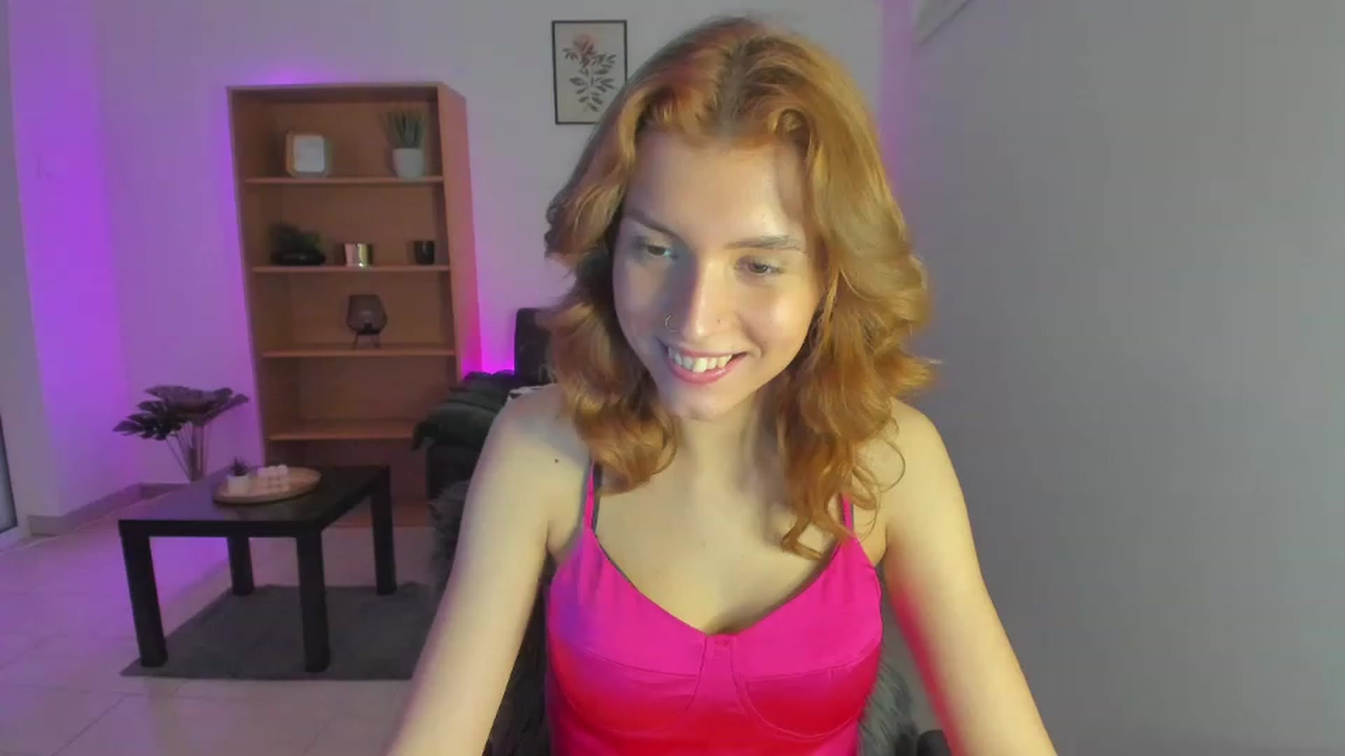 Gallery image thumbnail from SaraJaay18's myfreecams stream on, 02/06/2023, 16:16 image 11 of 20