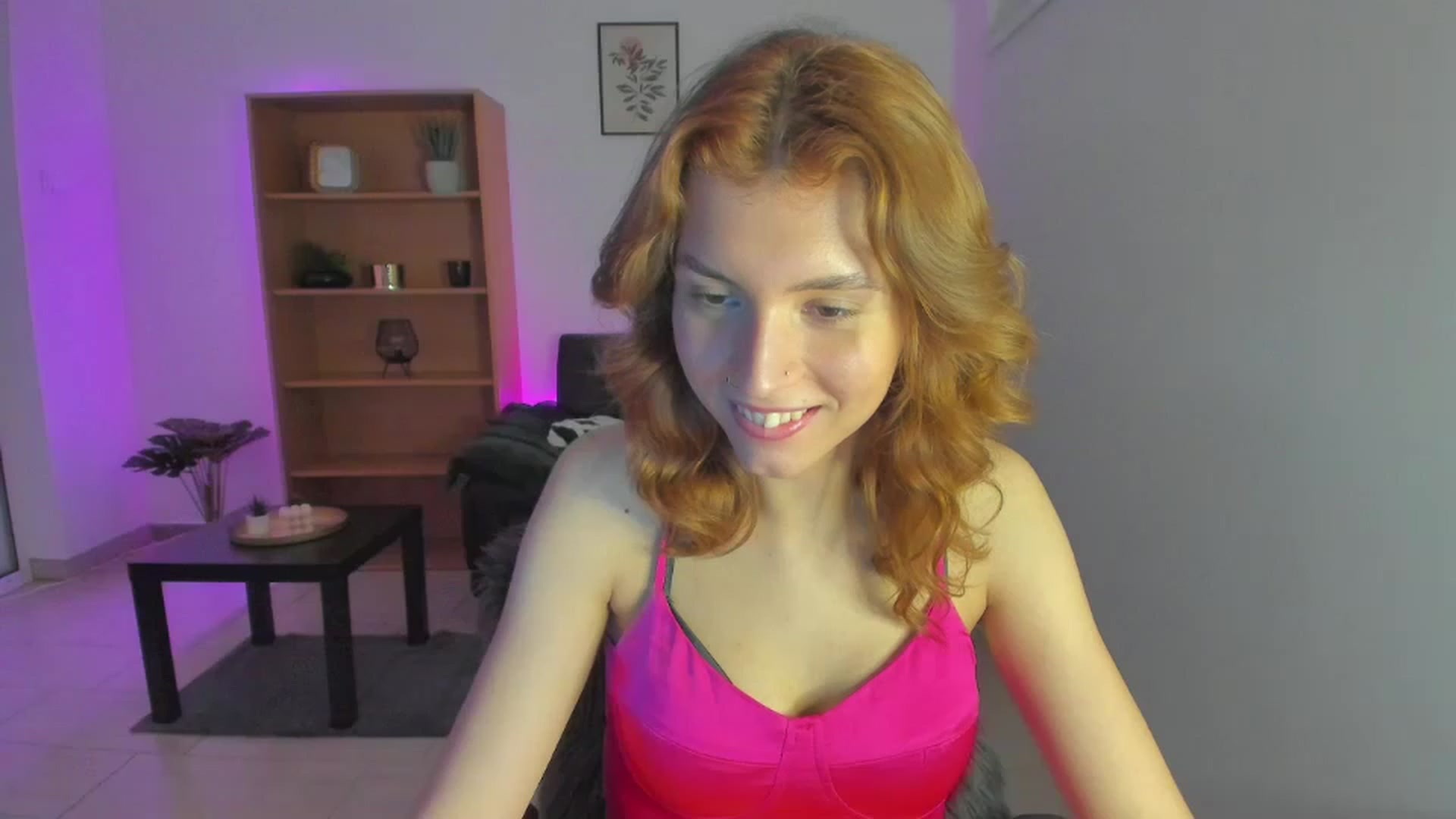 Gallery image thumbnail from SaraJaay18's myfreecams stream on, 02/06/2023, 16:16 image 9 of 20