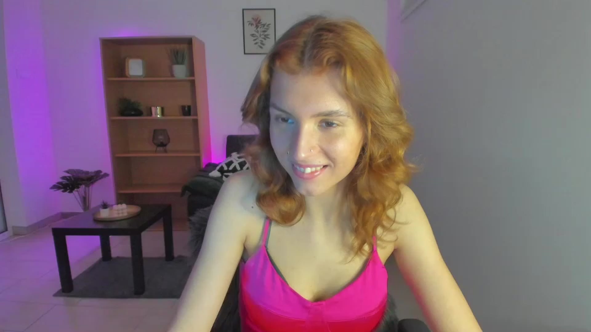 Gallery image thumbnail from SaraJaay18's myfreecams stream on, 02/06/2023, 16:16 image 17 of 20