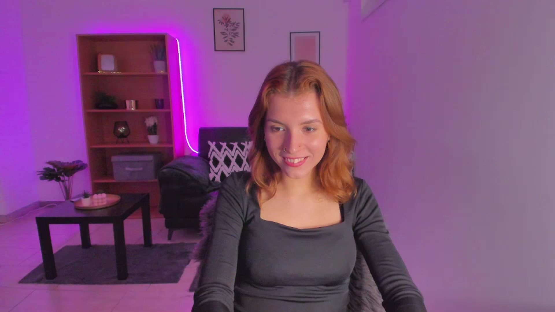 Gallery image thumbnail from SaraJaay18's myfreecams stream on, 03/03/2023, 13:06 image 9 of 20