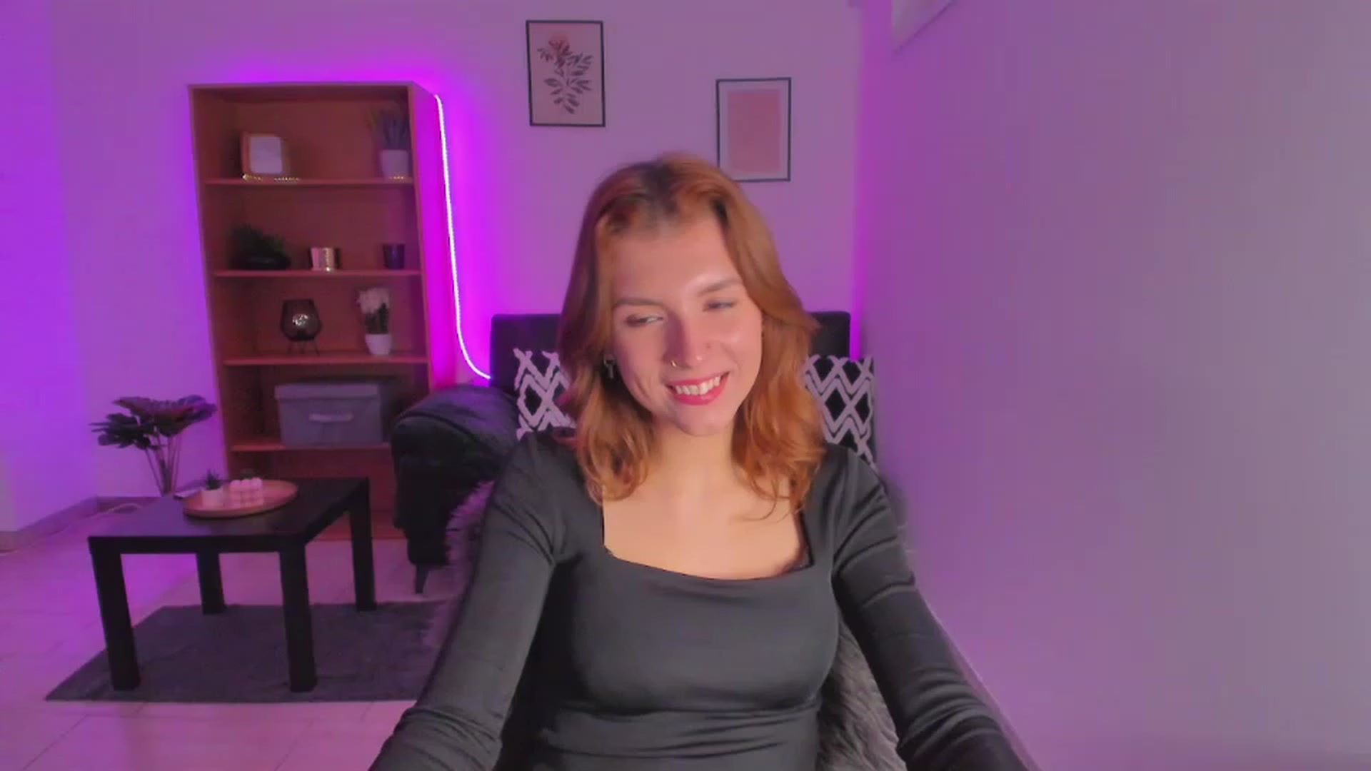 Gallery image thumbnail from SaraJaay18's myfreecams stream on, 03/03/2023, 13:06 image 1 of 20