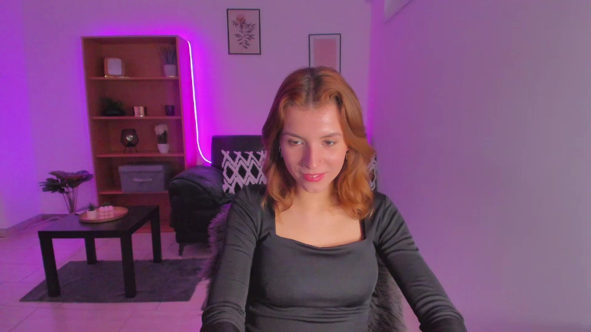 Gallery image thumbnail from SaraJaay18's myfreecams stream on, 03/03/2023, 13:06 image 10 of 20
