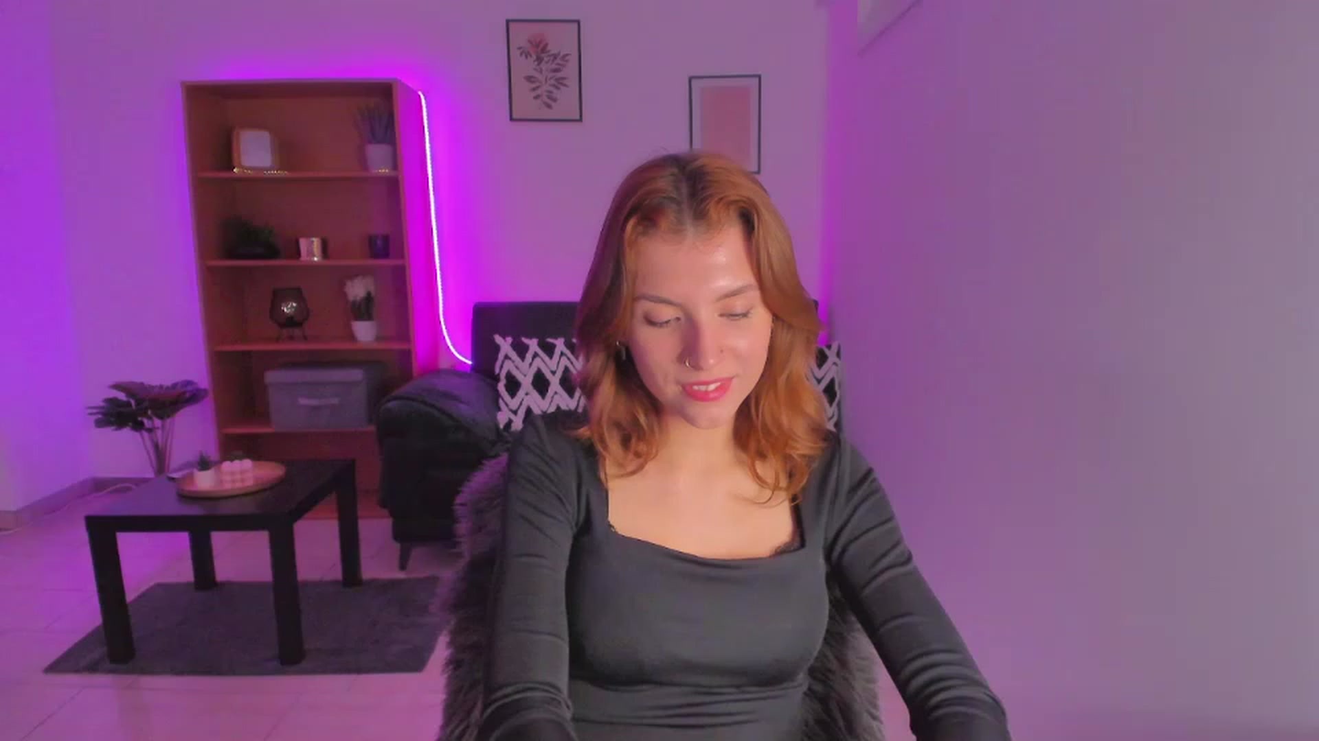 Gallery image thumbnail from SaraJaay18's myfreecams stream on, 03/03/2023, 13:06 image 2 of 20