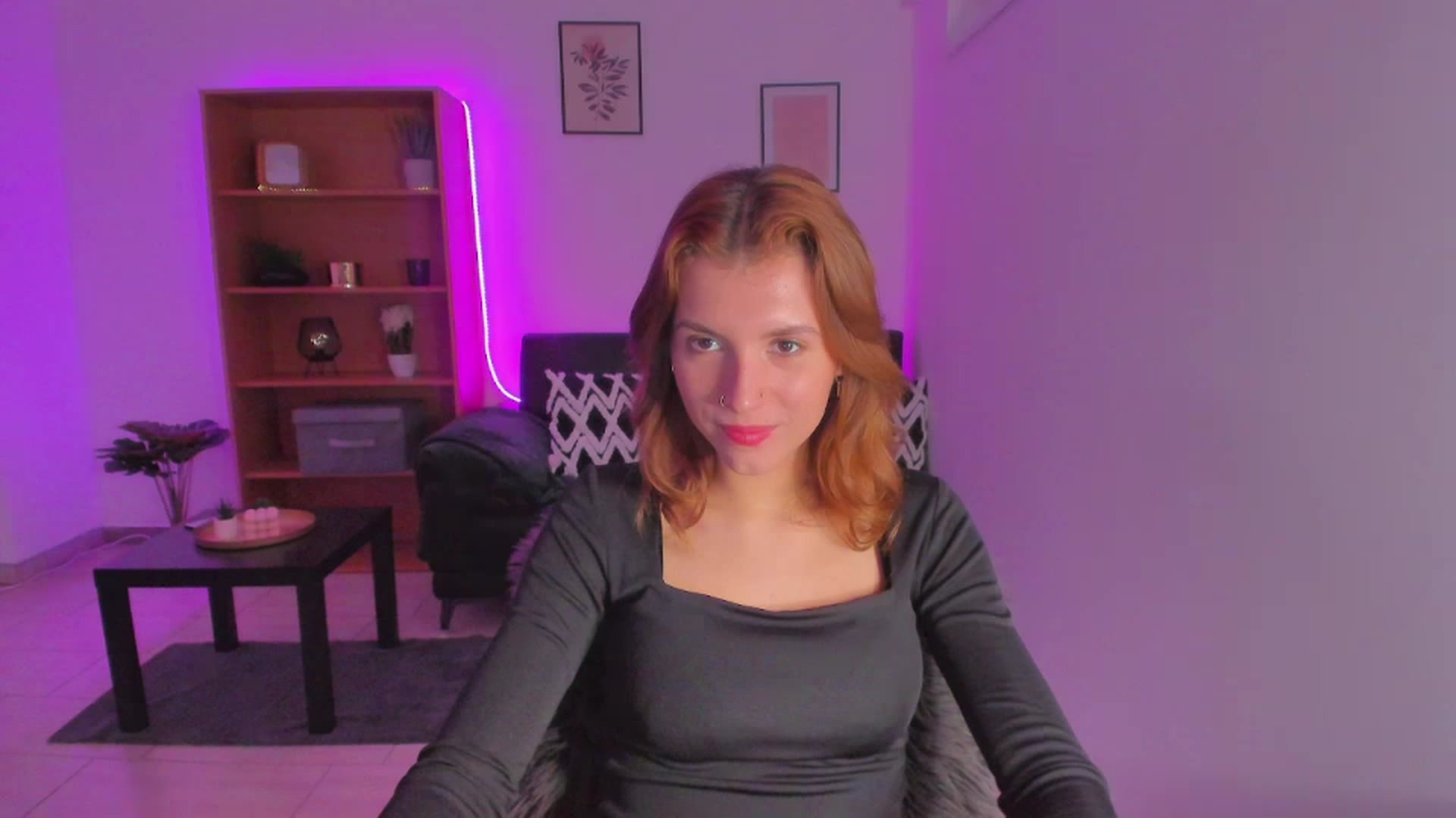 Gallery image thumbnail from SaraJaay18's myfreecams stream on, 03/03/2023, 13:06 image 12 of 20