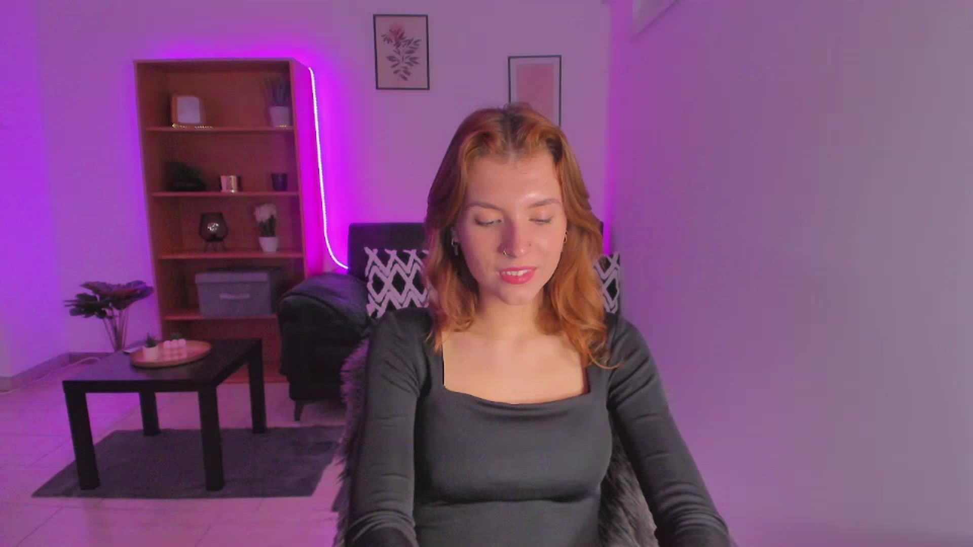Gallery image thumbnail from SaraJaay18's myfreecams stream on, 03/03/2023, 13:06 image 18 of 20