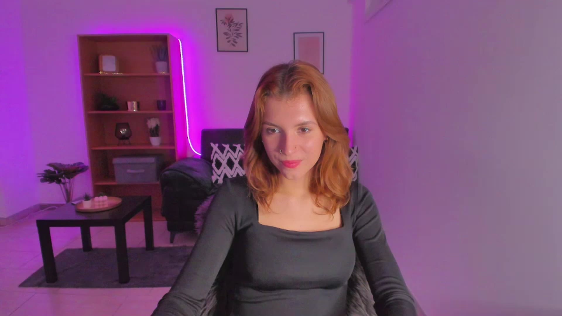 Gallery image thumbnail from SaraJaay18's myfreecams stream on, 03/03/2023, 13:06 image 19 of 20