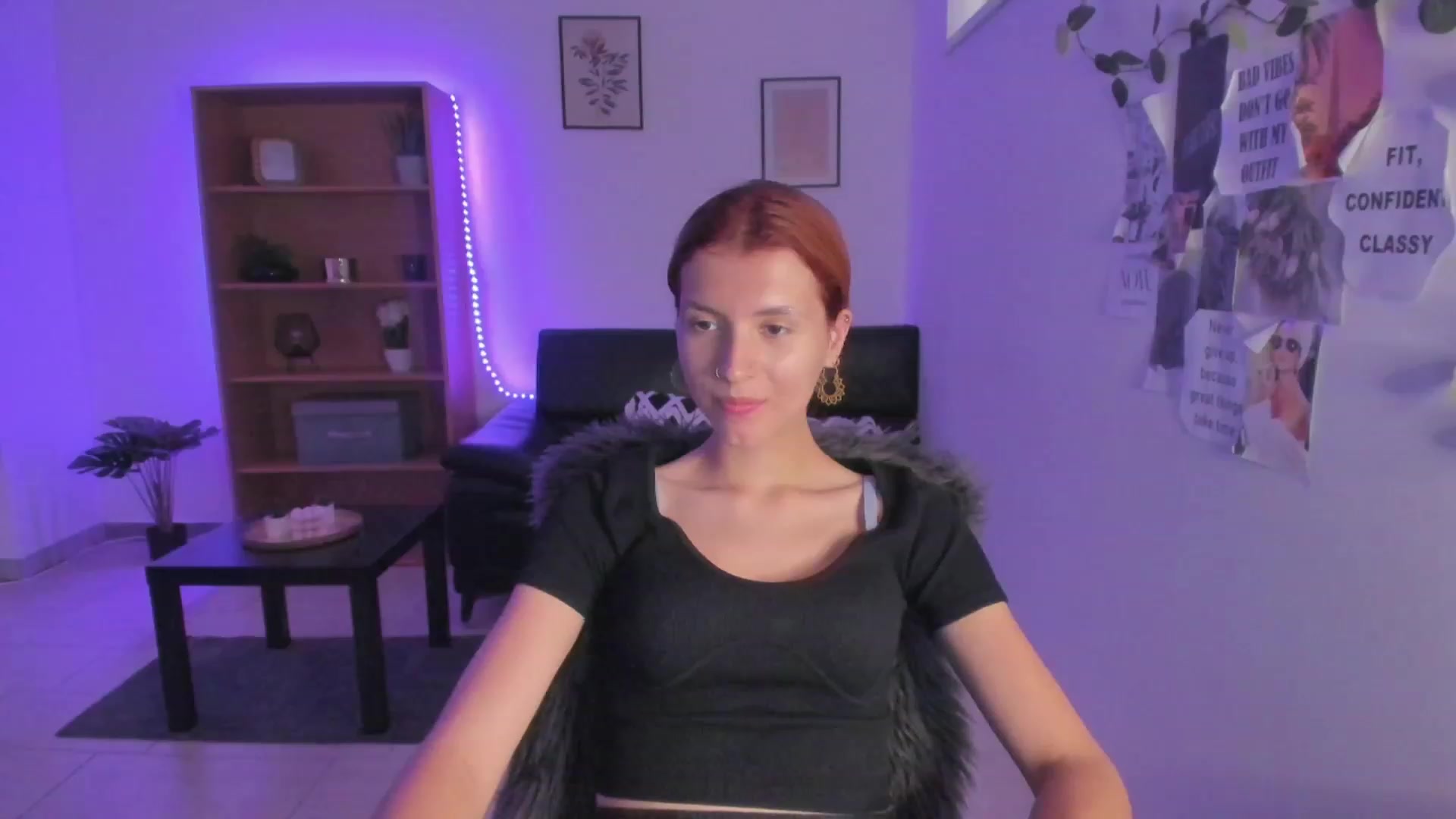 Gallery image thumbnail from SaraJaay18's myfreecams stream on, 07/28/2023, 13:01 image 17 of 20