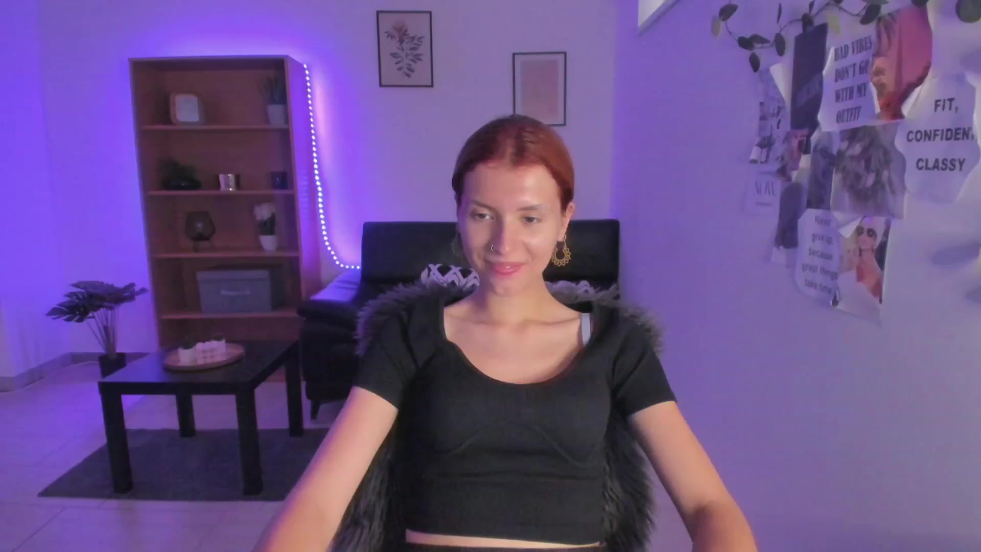 Gallery image thumbnail from SaraJaay18's myfreecams stream on, 07/28/2023, 13:01 image 15 of 20