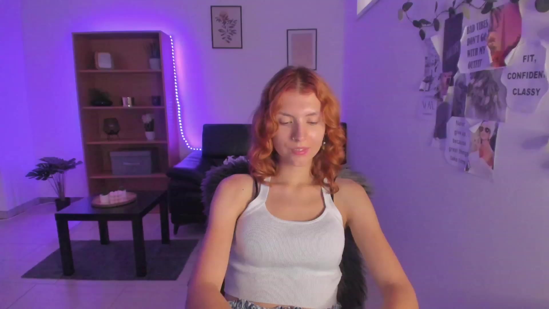 Gallery image thumbnail from SaraJaay18's myfreecams stream on, 08/01/2023, 13:00 image 1 of 20