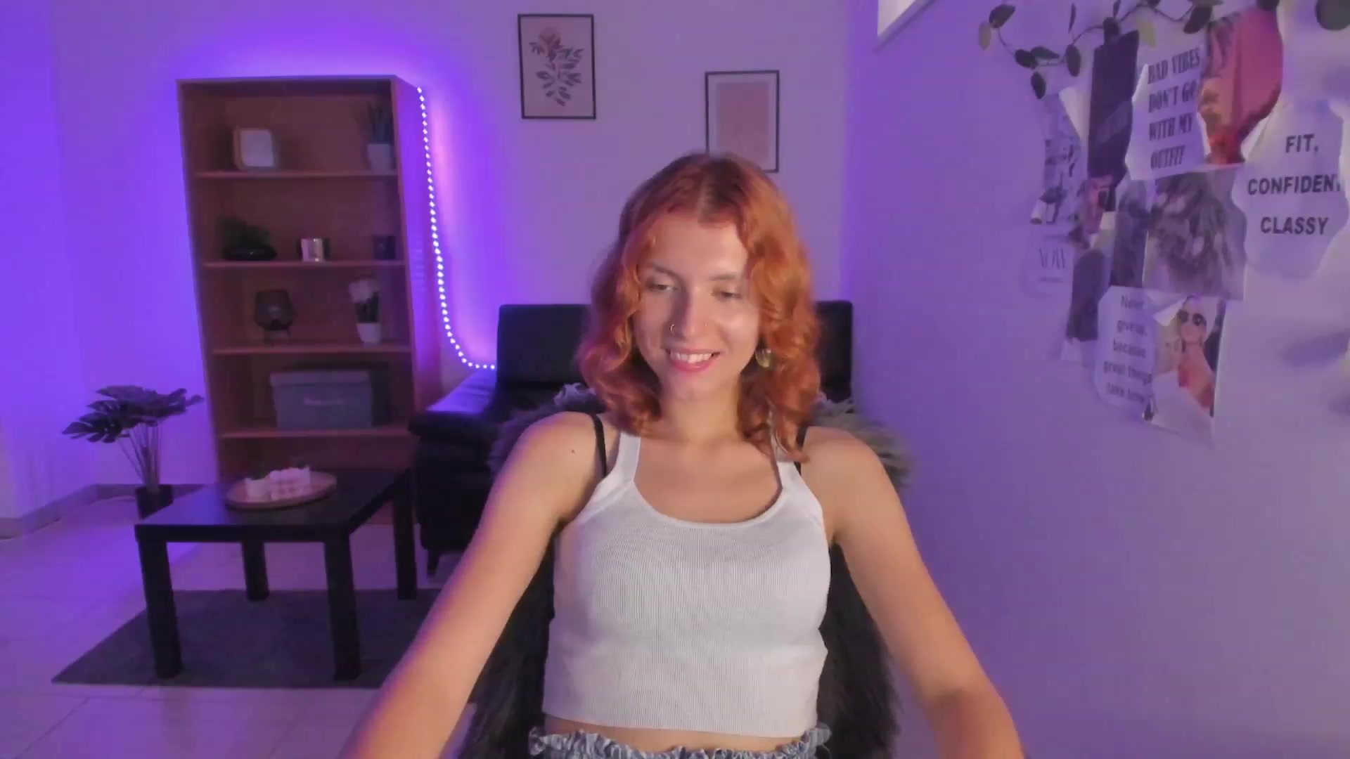 Gallery image thumbnail from SaraJaay18's myfreecams stream on, 08/01/2023, 13:00 image 7 of 20