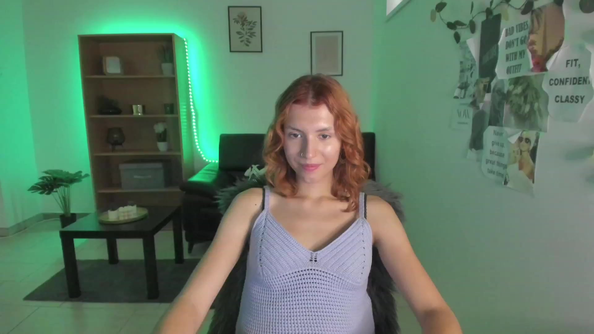 Gallery image thumbnail from SaraJaay18's myfreecams stream on, 08/03/2023, 12:28 image 16 of 20