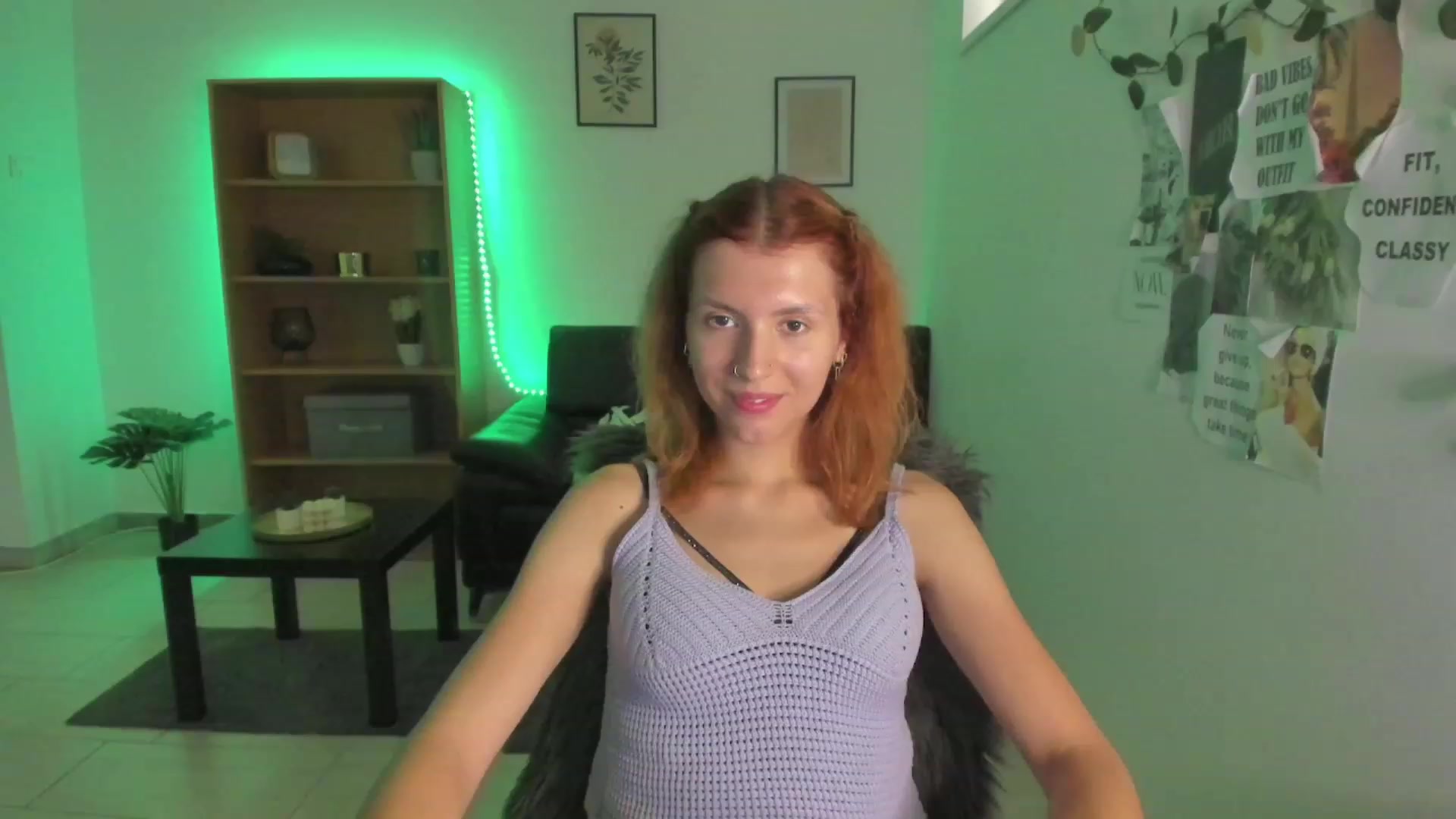 Gallery image thumbnail from SaraJaay18's myfreecams stream on, 08/09/2023, 12:03 image 17 of 20