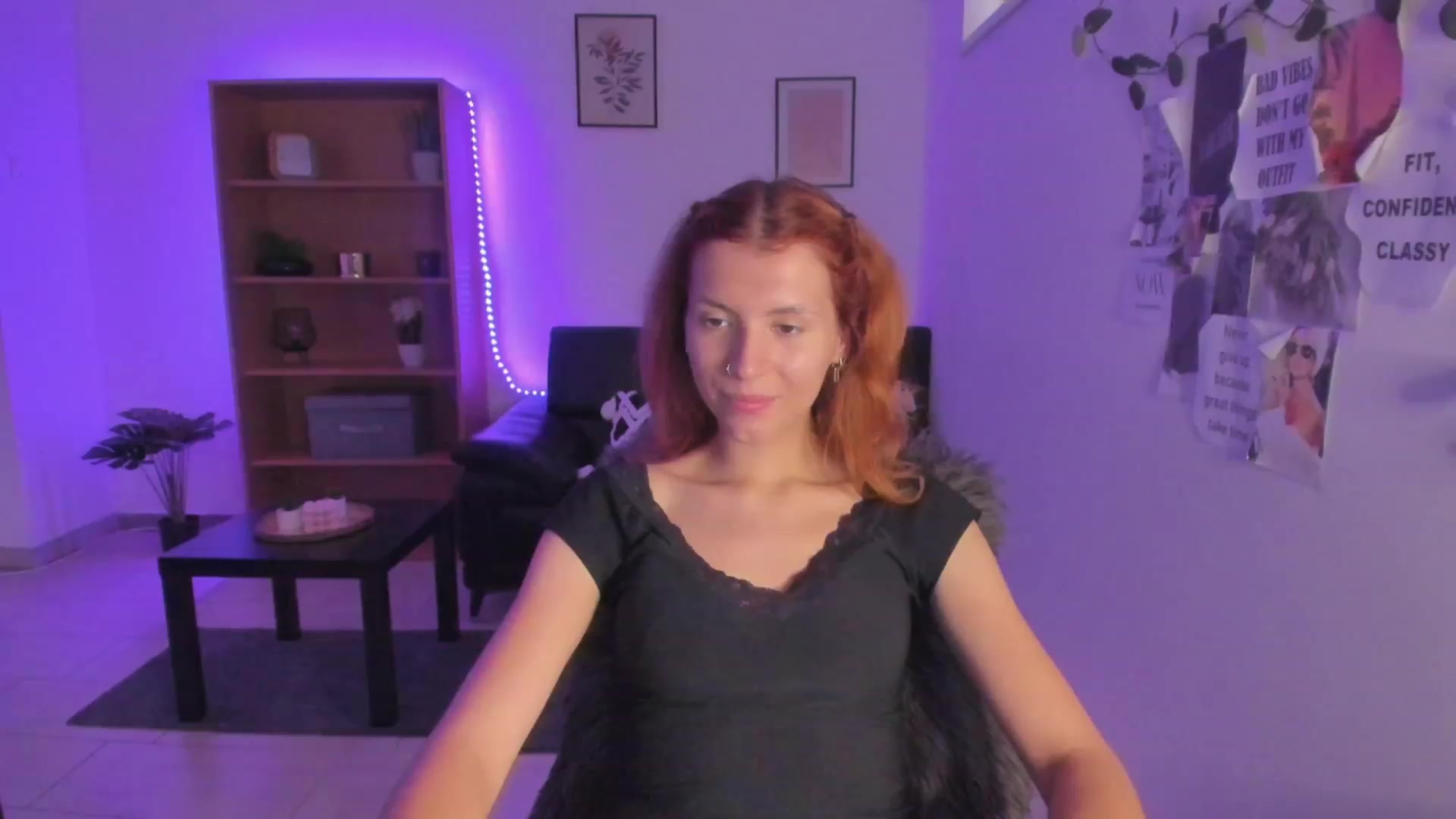 Gallery image thumbnail from SaraJaay18's myfreecams stream on, 08/10/2023, 10:40 image 8 of 20