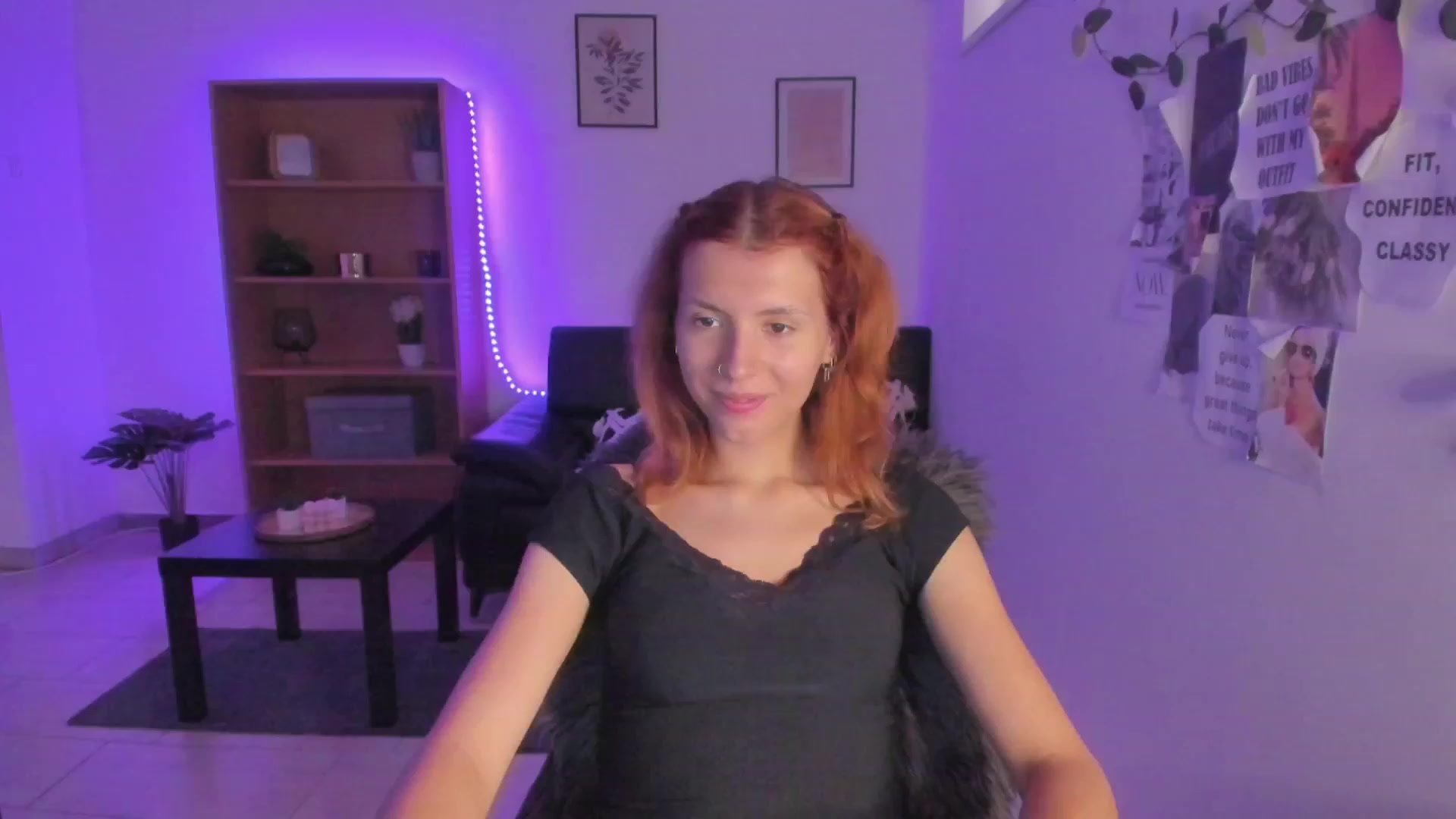 Gallery image thumbnail from SaraJaay18's myfreecams stream on, 08/10/2023, 10:40 image 5 of 20