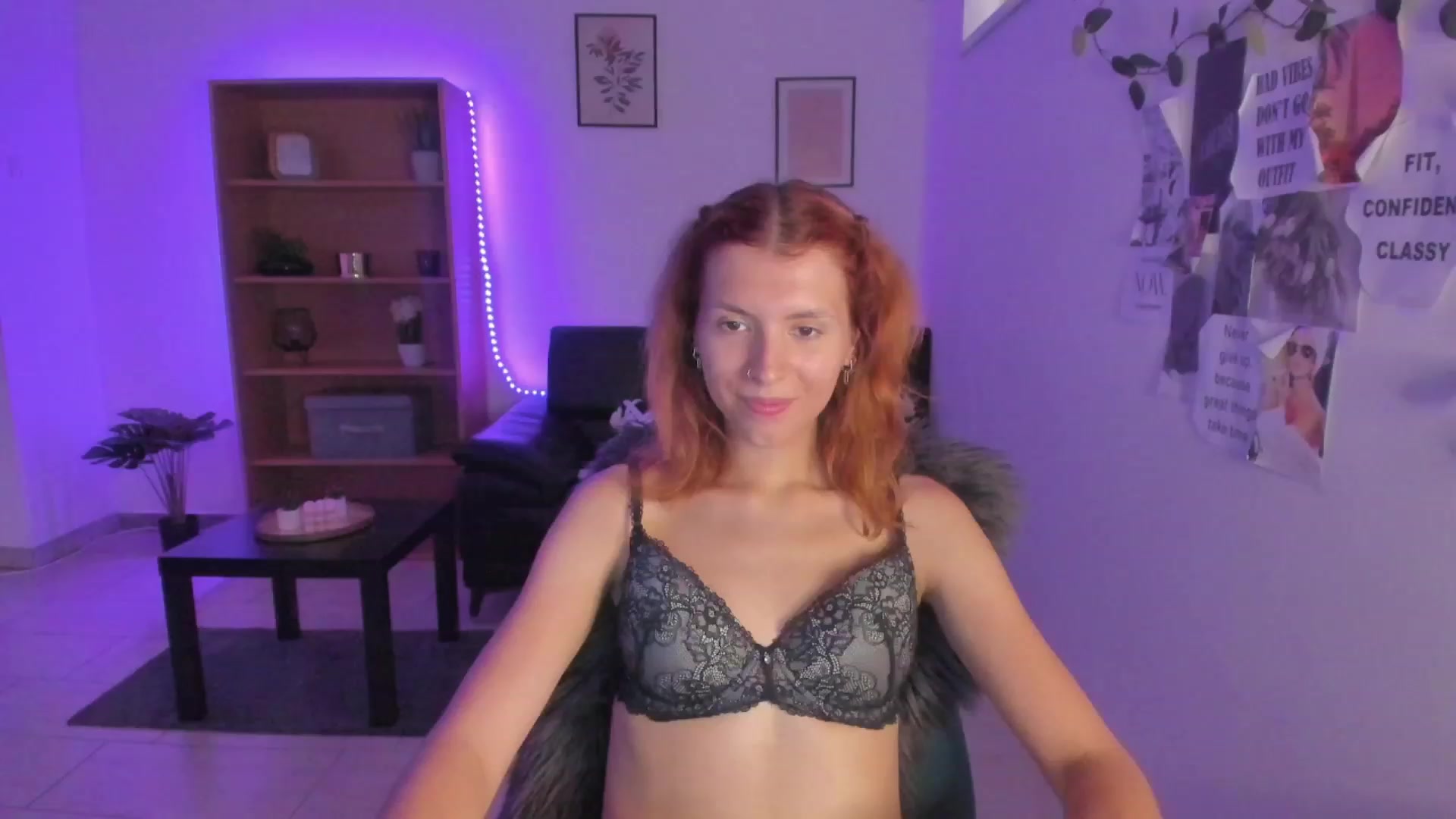 Gallery image thumbnail from SaraJaay18's myfreecams stream on, 08/10/2023, 10:40 image 15 of 20
