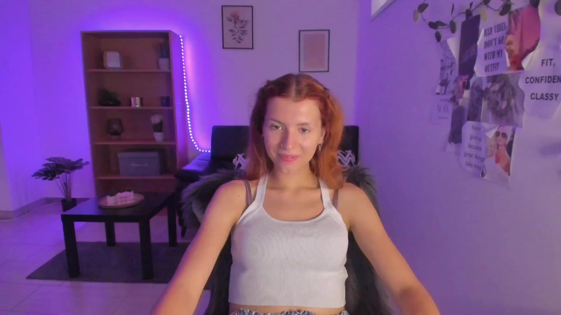 Gallery image thumbnail from SaraJaay18's myfreecams stream on, 08/11/2023, 09:22 image 20 of 20