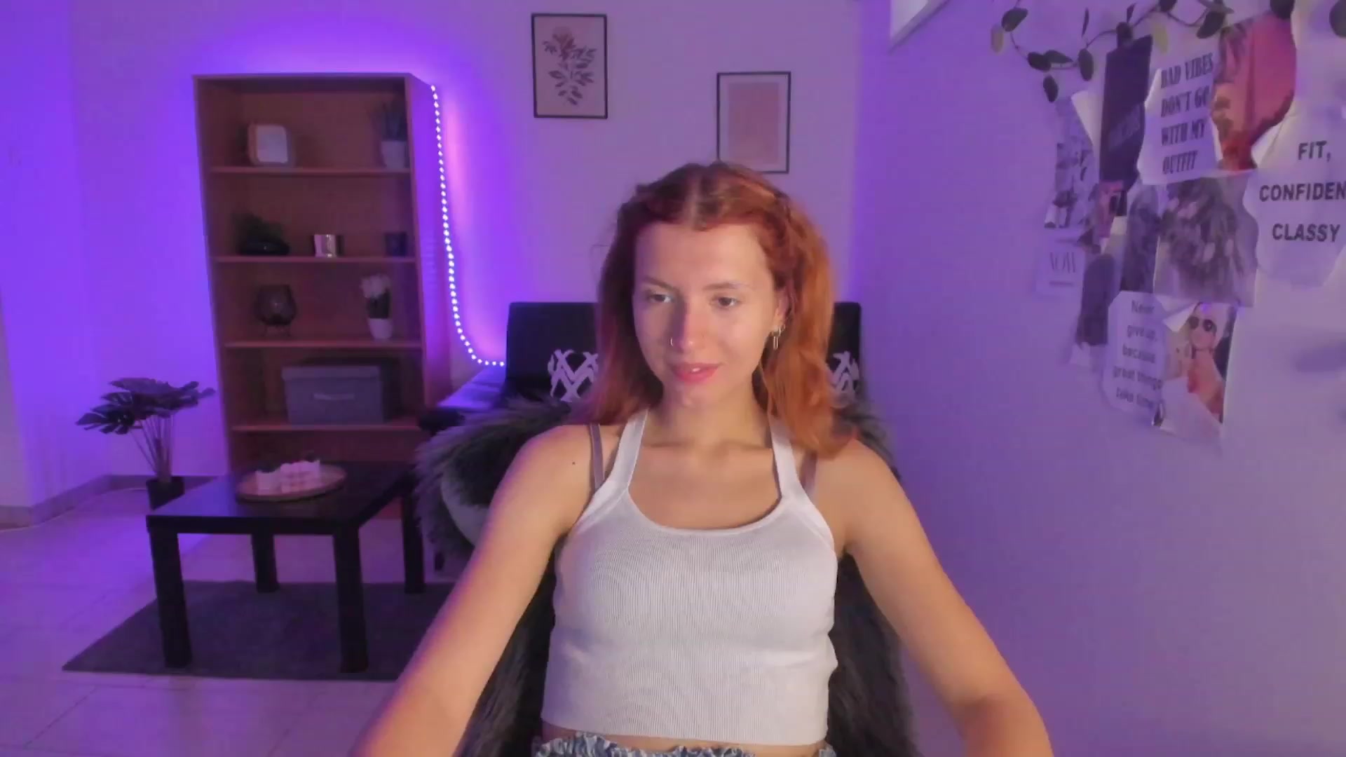 Gallery image thumbnail from SaraJaay18's myfreecams stream on, 08/11/2023, 09:22 image 1 of 20