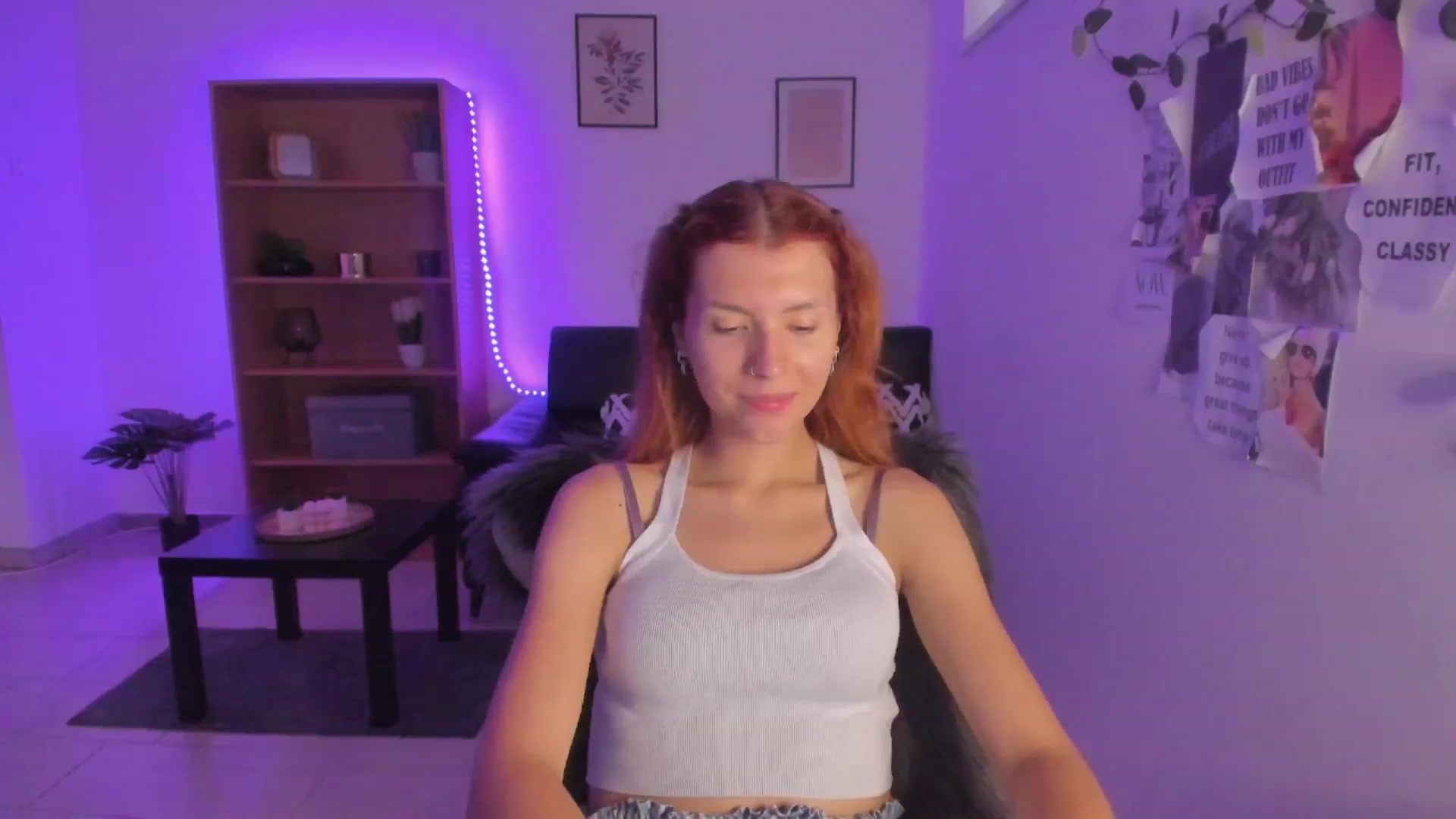 Gallery image thumbnail from SaraJaay18's myfreecams stream on, 08/11/2023, 09:22 image 7 of 20