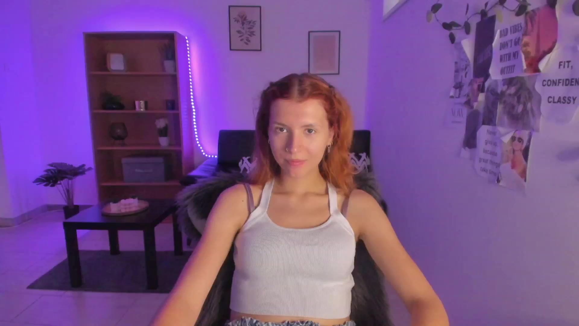 Gallery image thumbnail from SaraJaay18's myfreecams stream on, 08/11/2023, 09:22 image 11 of 20