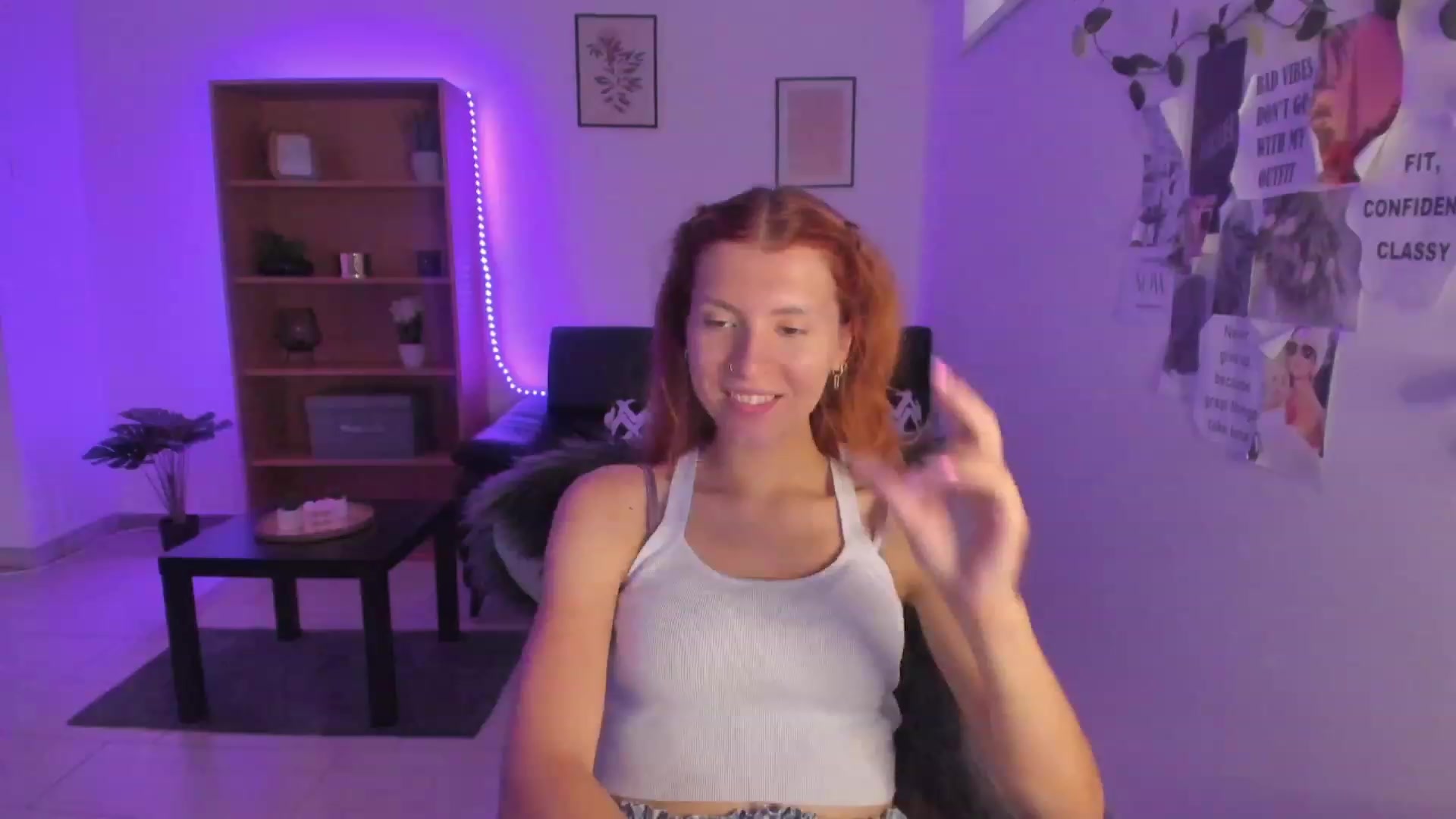Gallery image thumbnail from SaraJaay18's myfreecams stream on, 08/11/2023, 09:22 image 16 of 20