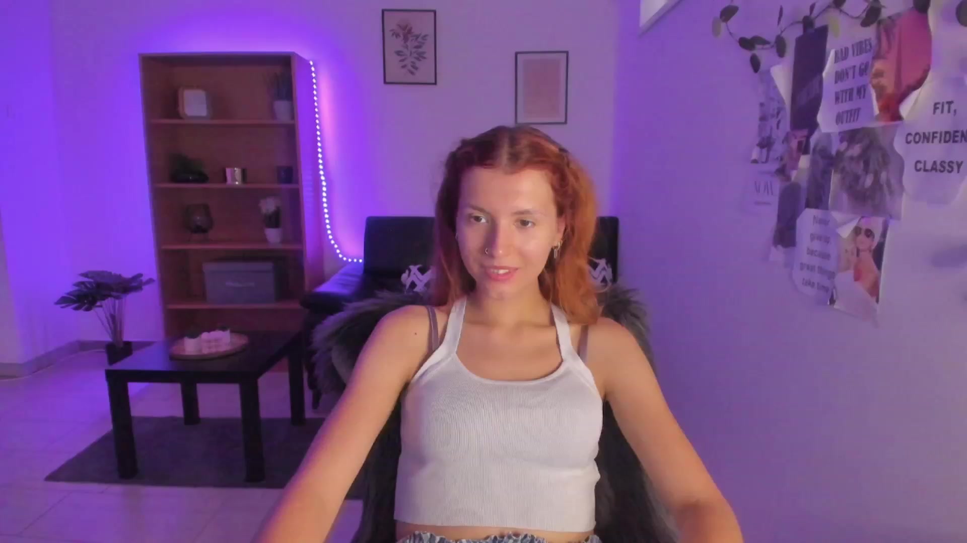 Gallery image thumbnail from SaraJaay18's myfreecams stream on, 08/11/2023, 09:22 image 19 of 20