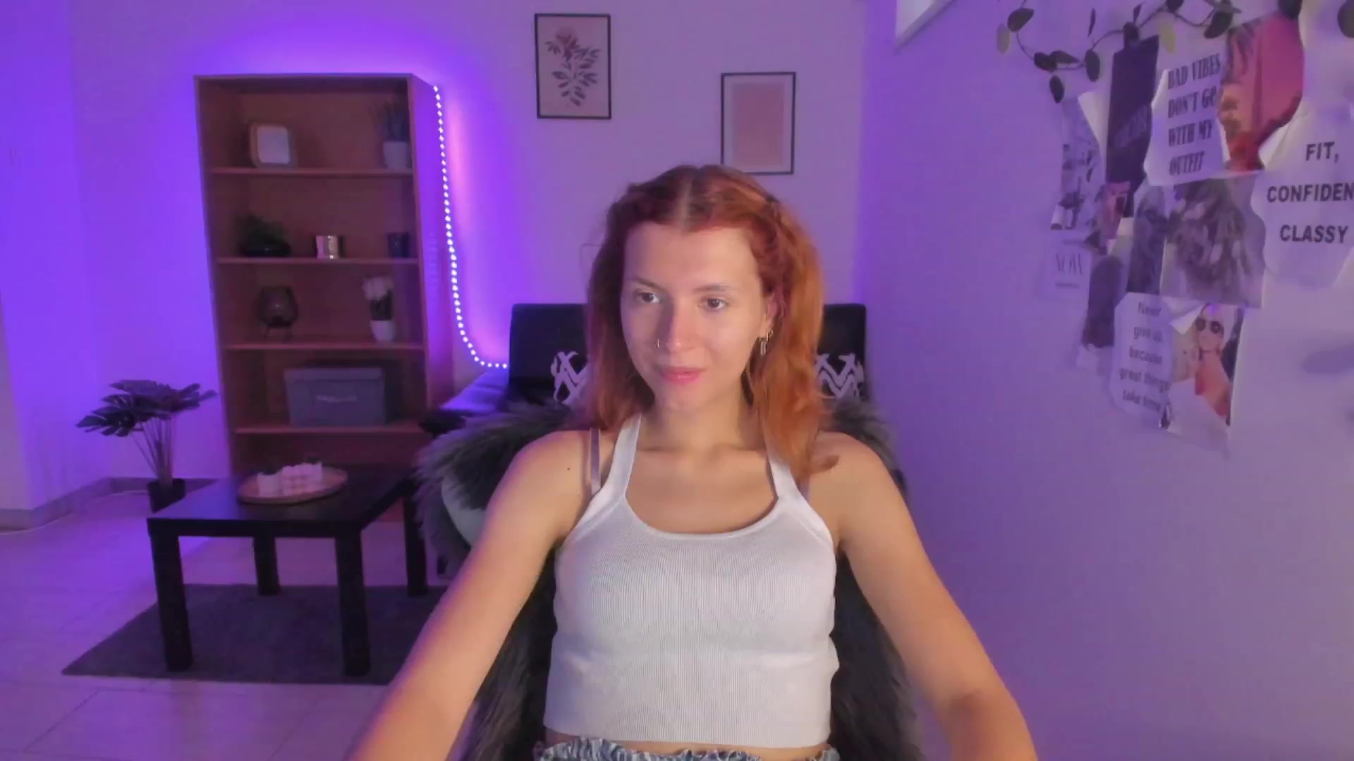 Gallery image thumbnail from SaraJaay18's myfreecams stream on, 08/11/2023, 09:22 image 3 of 20
